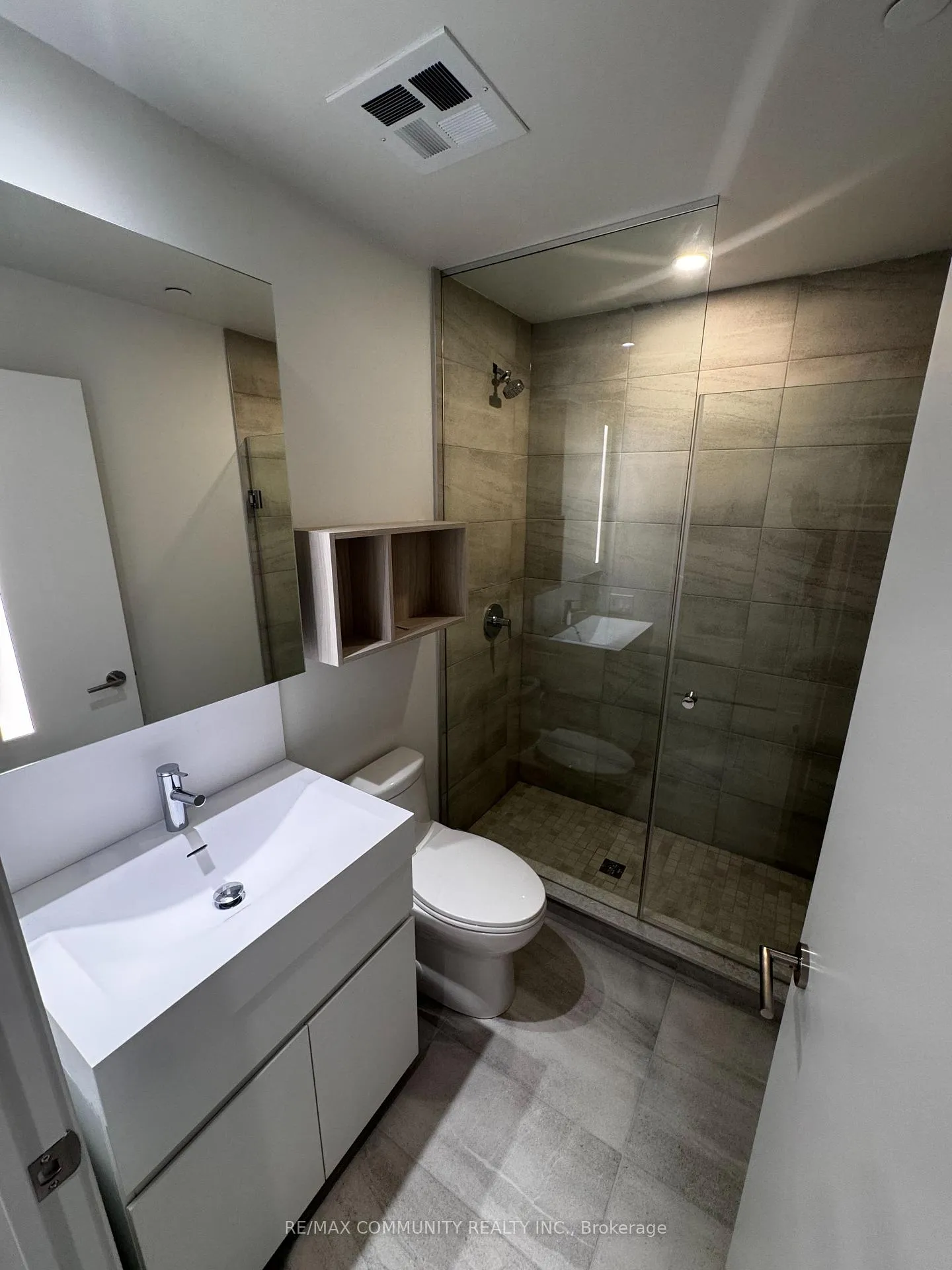 Photo 29 of Unit 1306, 39 Mary Street, Barrie, City Centre — HOMEH