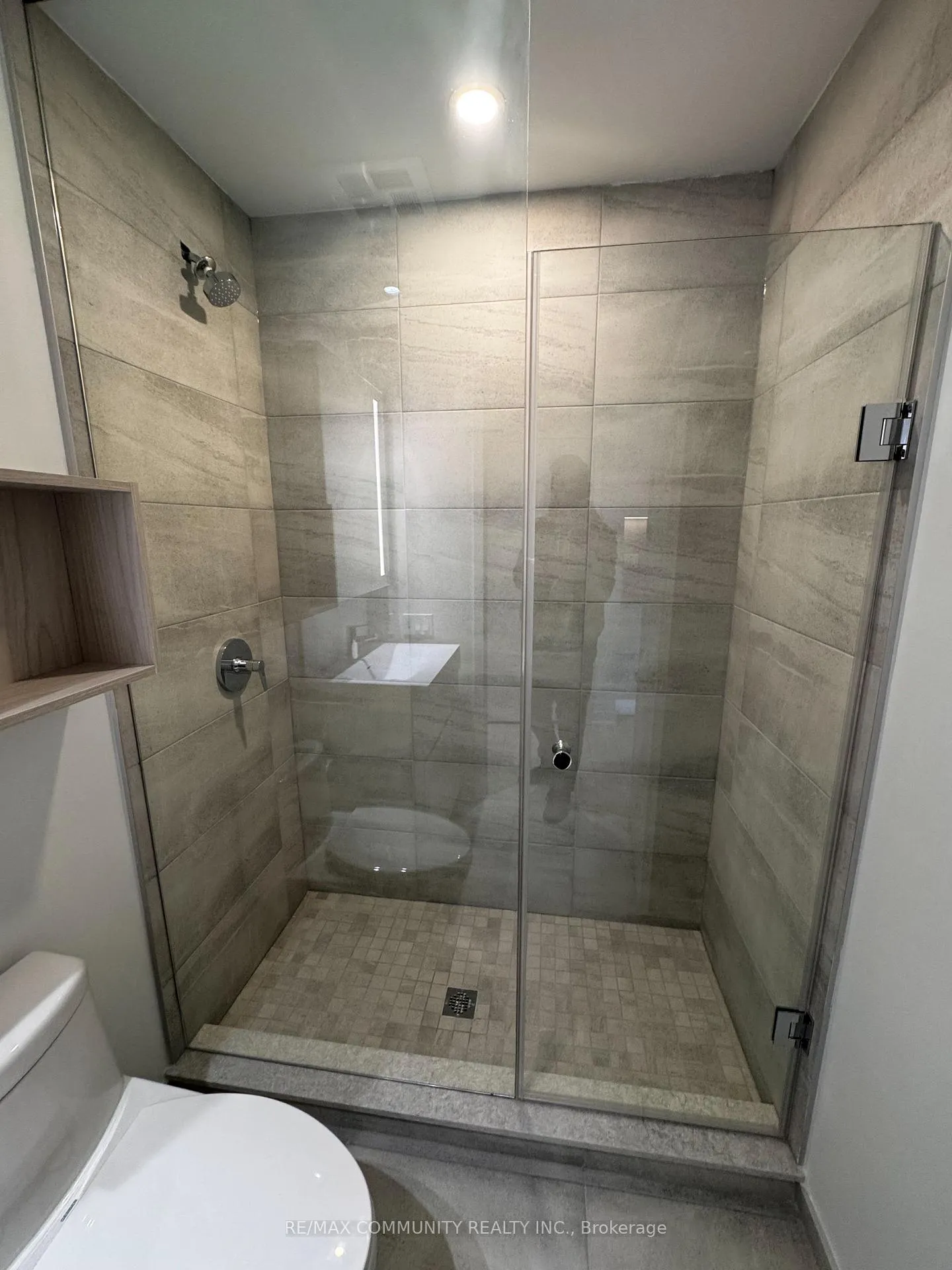 Photo 30 of Unit 1306, 39 Mary Street, Barrie, City Centre — HOMEH