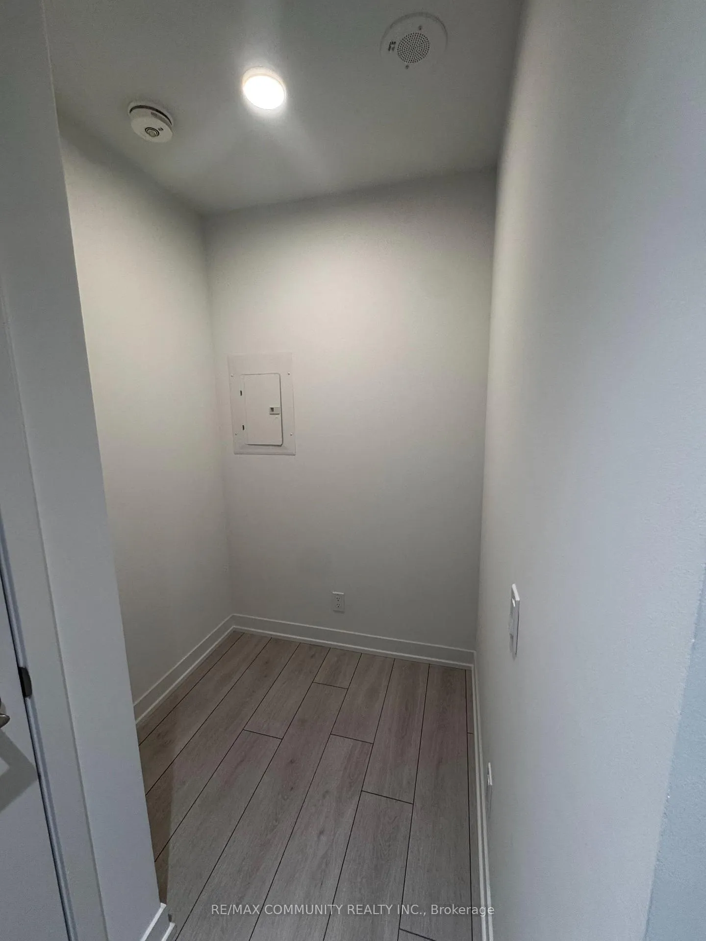 Photo 33 of Unit 1306, 39 Mary Street, Barrie, City Centre — HOMEH
