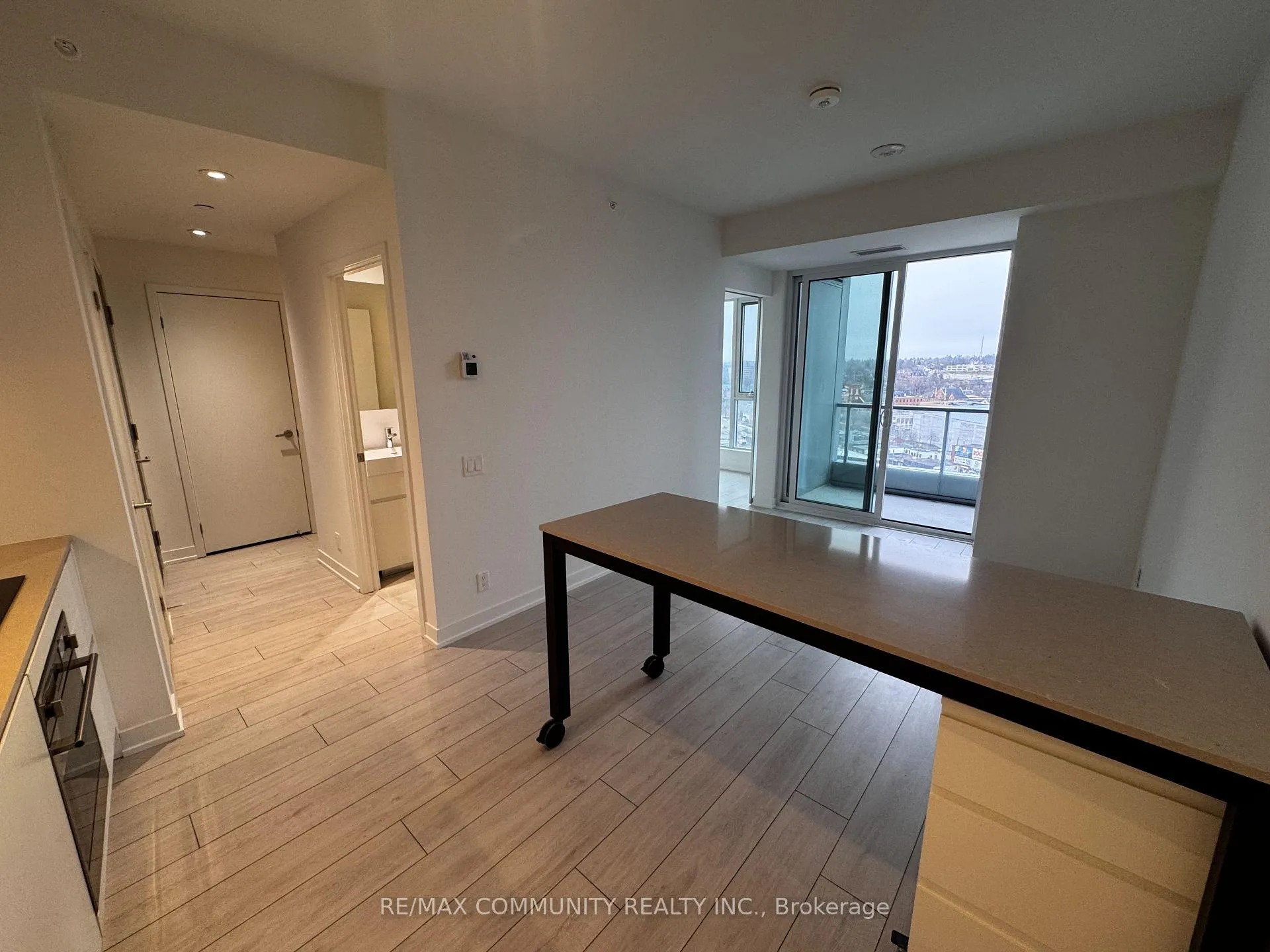 Photo 38 of Unit 1306, 39 Mary Street, Barrie, City Centre — HOMEH