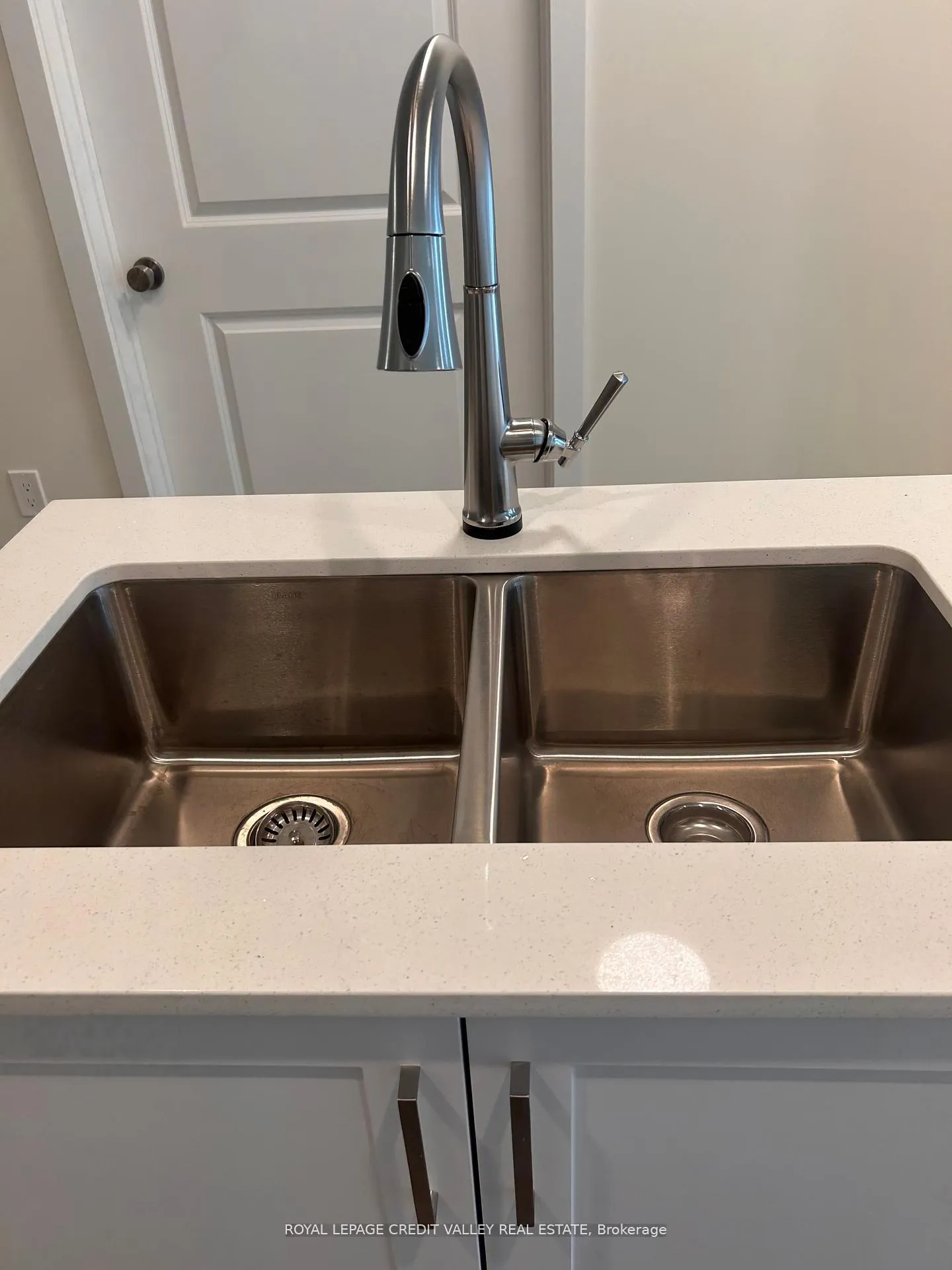Photo 9 of Unit 201, 121 Mary Street, Clearview, Creemore — HOMEH