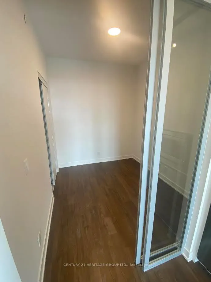Photo 3 of Unit 615, 30 Upper Mall Way, Vaughan, Brownridge — HOMEH