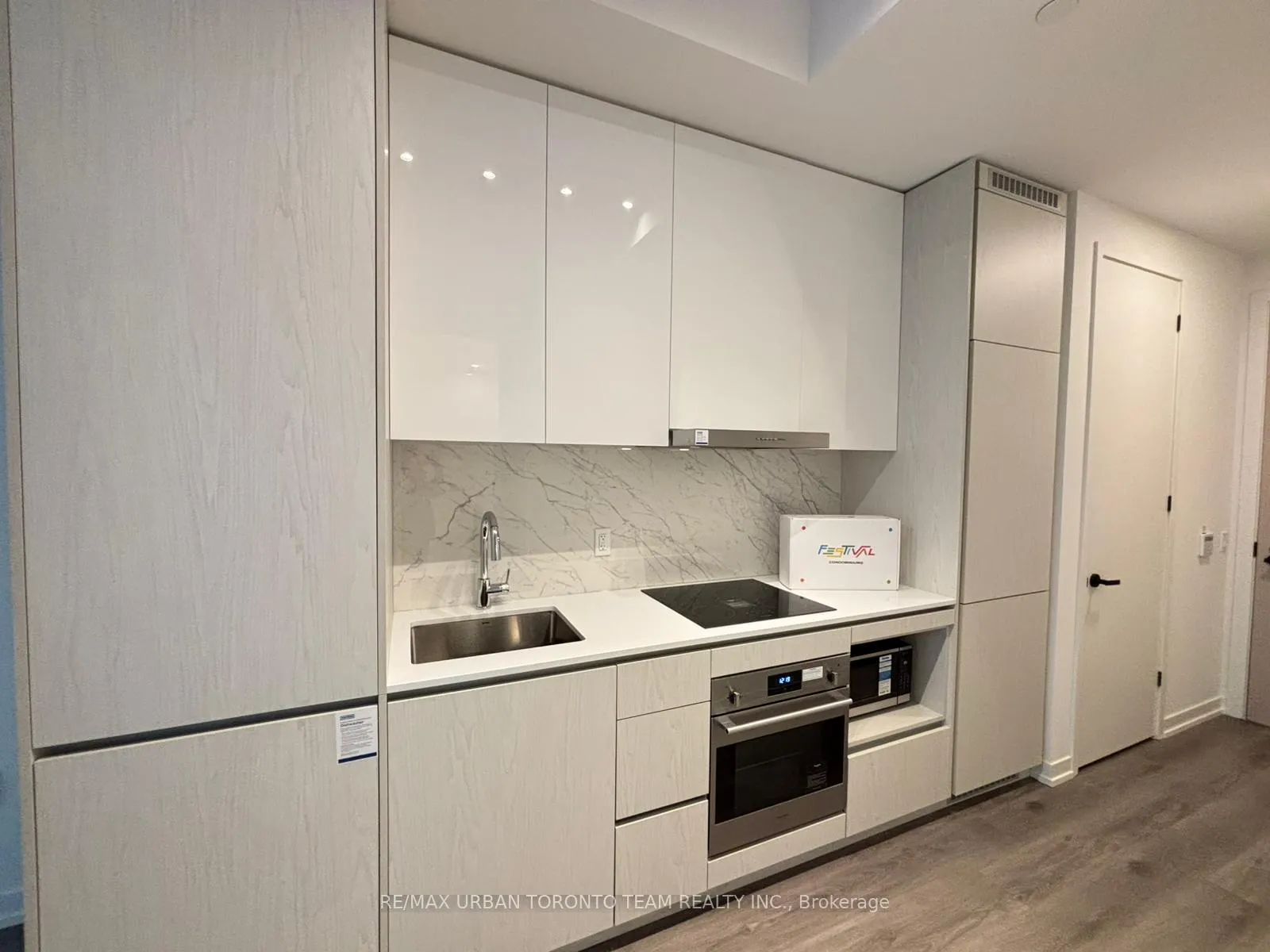 Photo 3 of Unit 3115, 28 Interchange Way, Vaughan, Vaughan Corporate Centre — HOMEH