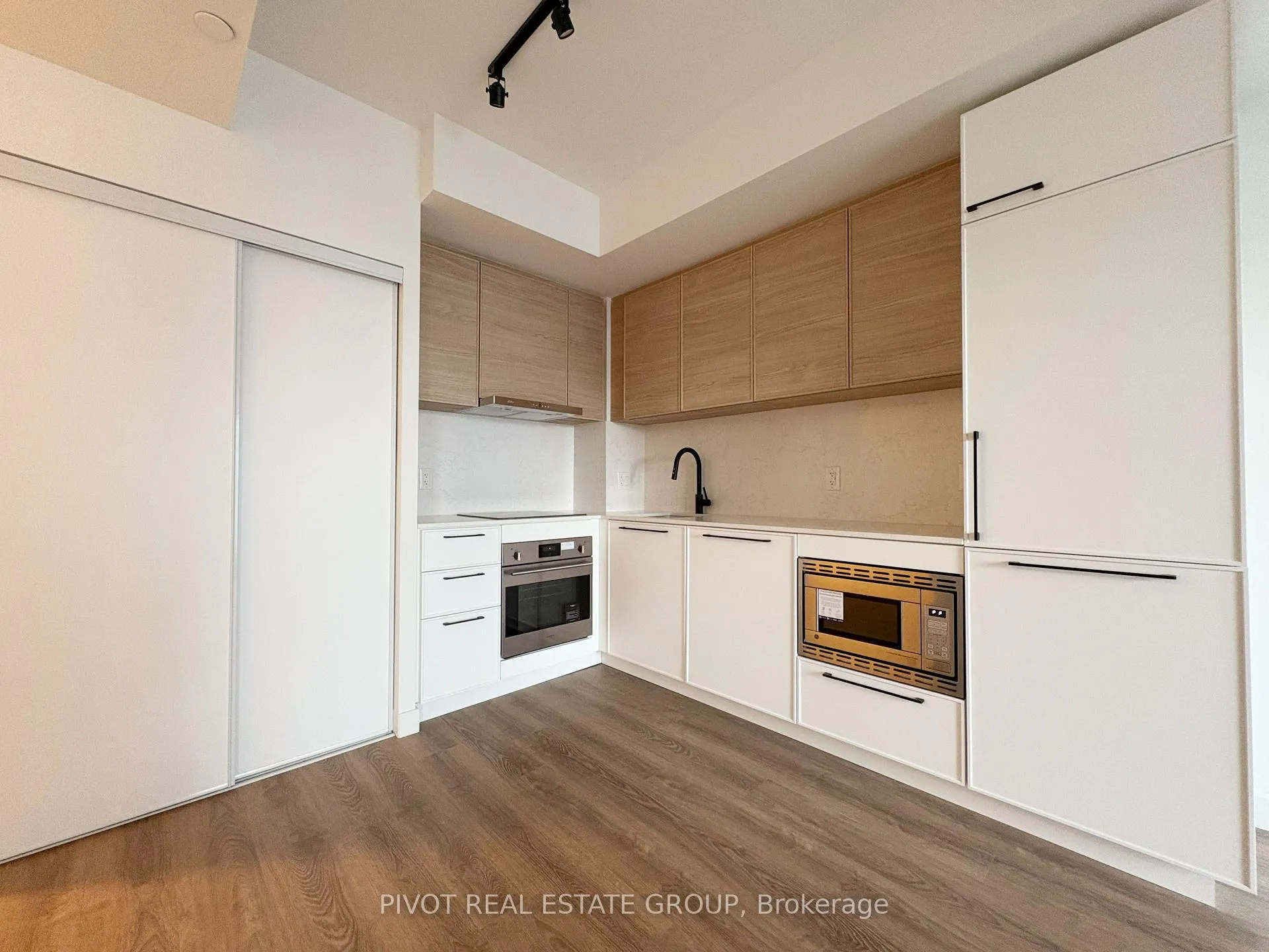 Photo 16 of Unit 902, 1050 Eastern Avenue, Toronto, The Beaches — HOMEH