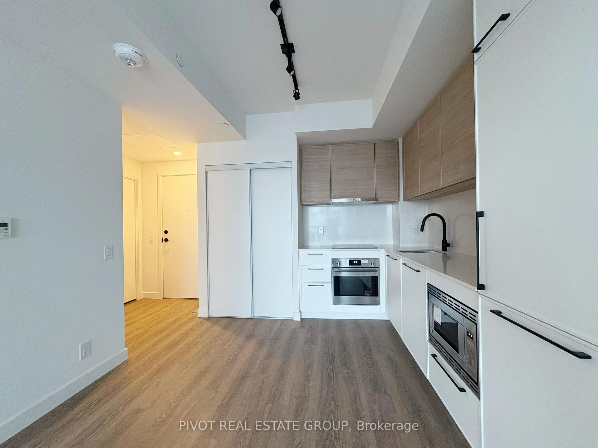 Photo 17 of Unit 902, 1050 Eastern Avenue, Toronto, The Beaches — HOMEH