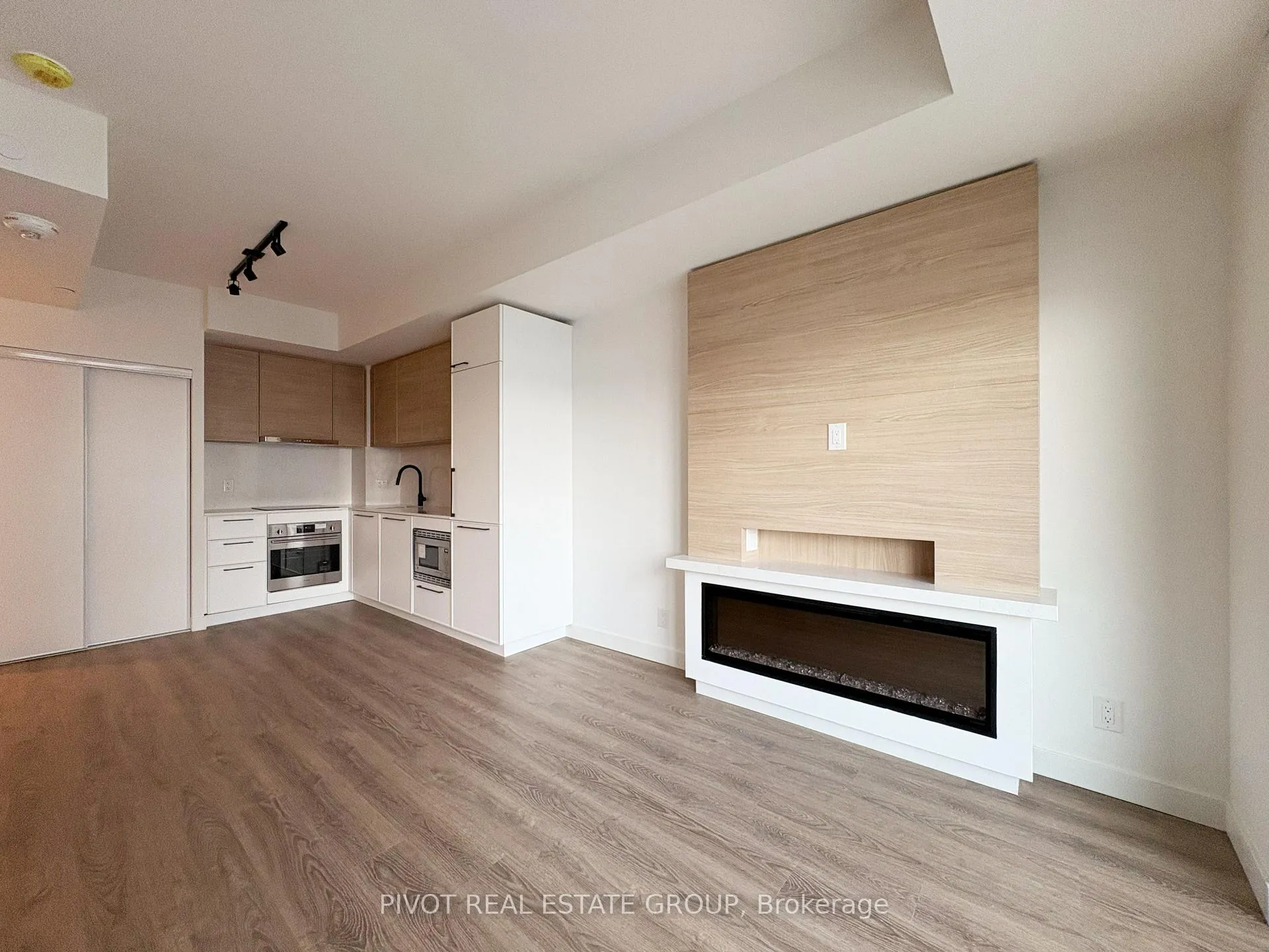 Photo 19 of Unit 902, 1050 Eastern Avenue, Toronto, The Beaches — HOMEH