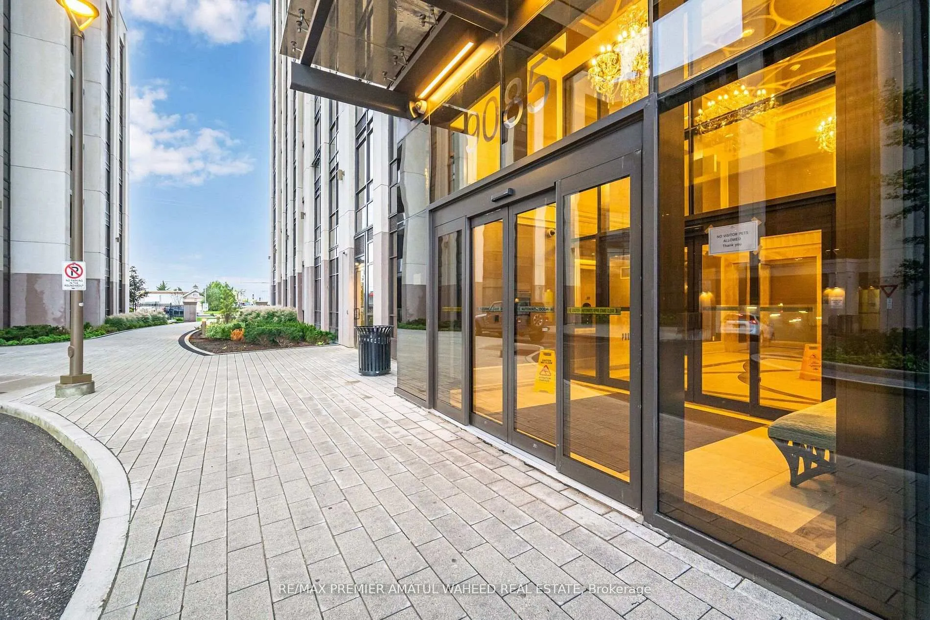 Photo 2 of Unit 101, 9085 Jane Street, Vaughan, Concord — HOMEH