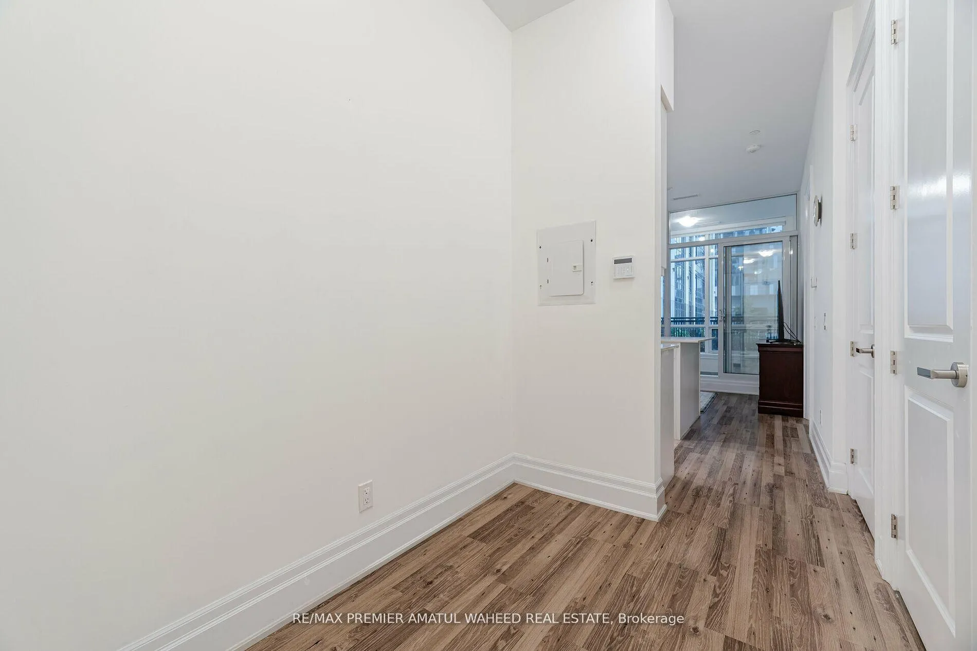 Photo 8 of Unit 101, 9085 Jane Street, Vaughan, Concord — HOMEH