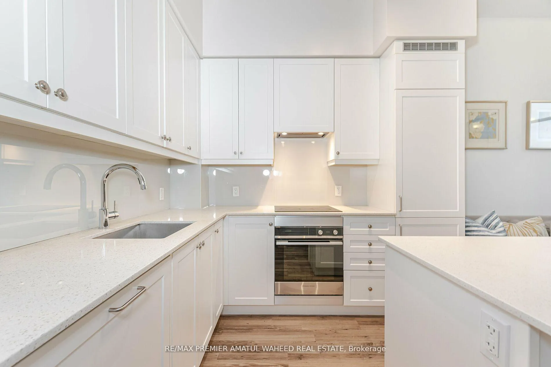 Photo 10 of Unit 101, 9085 Jane Street, Vaughan, Concord — HOMEH
