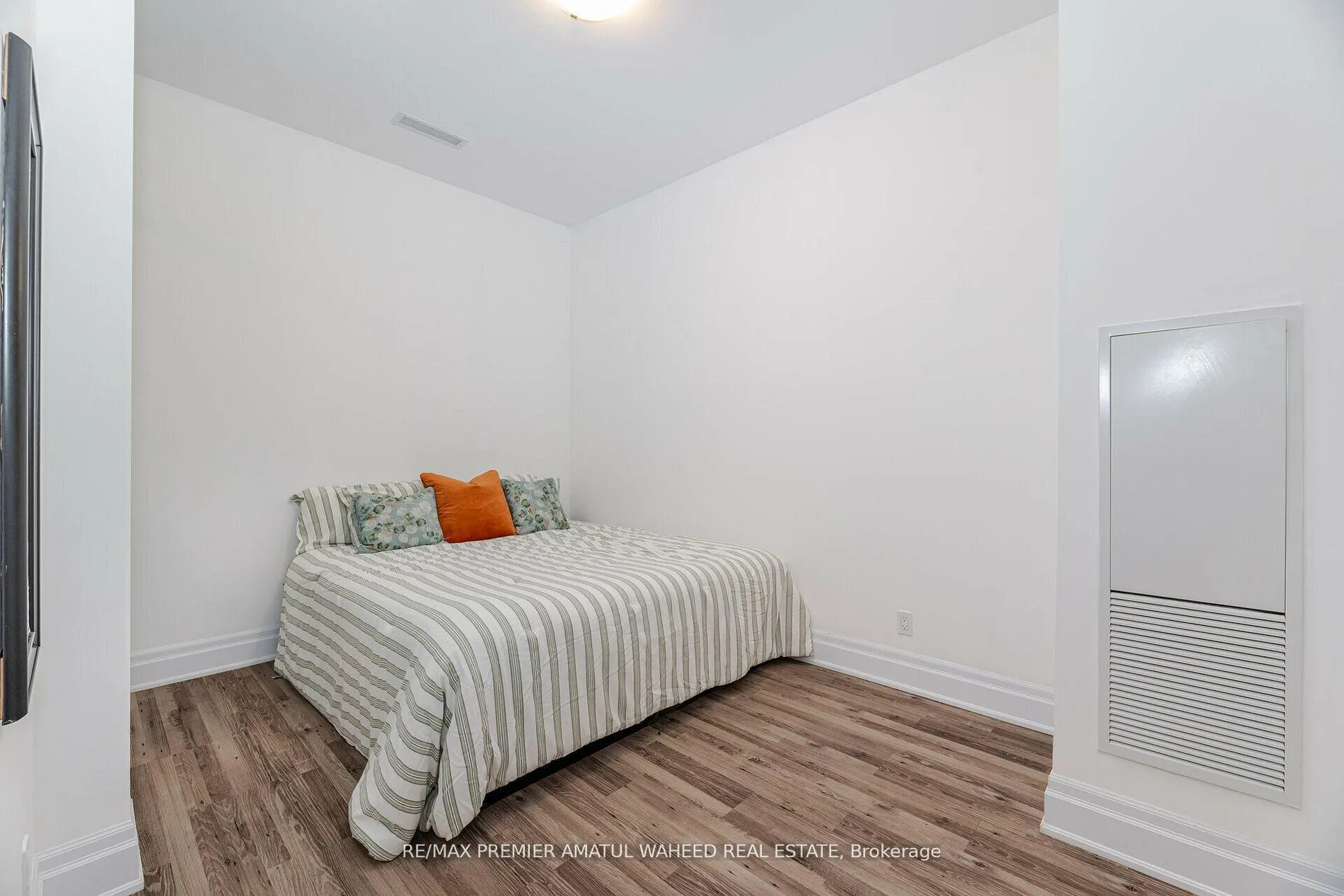 Photo 20 of Unit 101, 9085 Jane Street, Vaughan, Concord — HOMEH