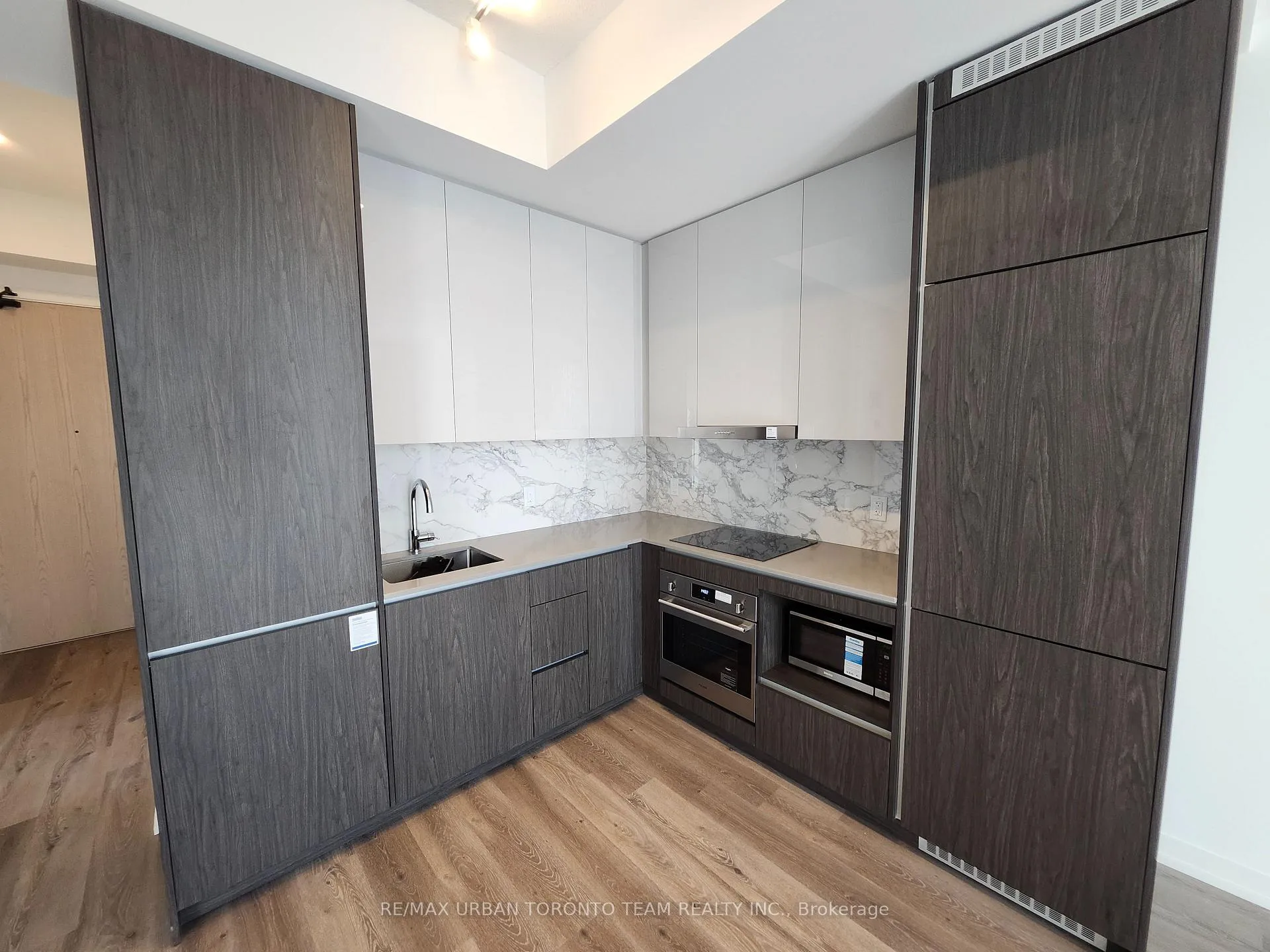 Photo 2 of Unit 4603, 28 Interchange Way, Vaughan, Vaughan Corporate Centre — HOMEH