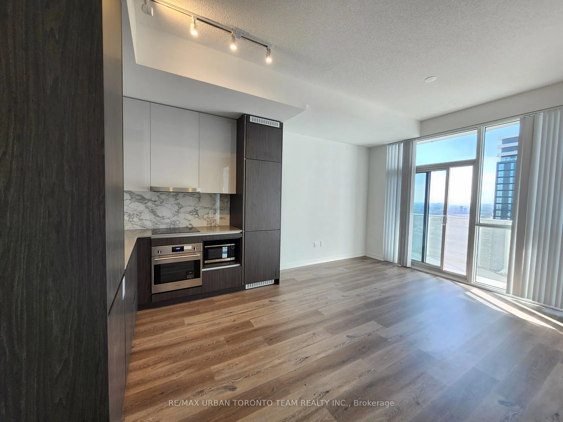 Photo 3 of Unit 4603, 28 Interchange Way, Vaughan, Vaughan Corporate Centre — HOMEH