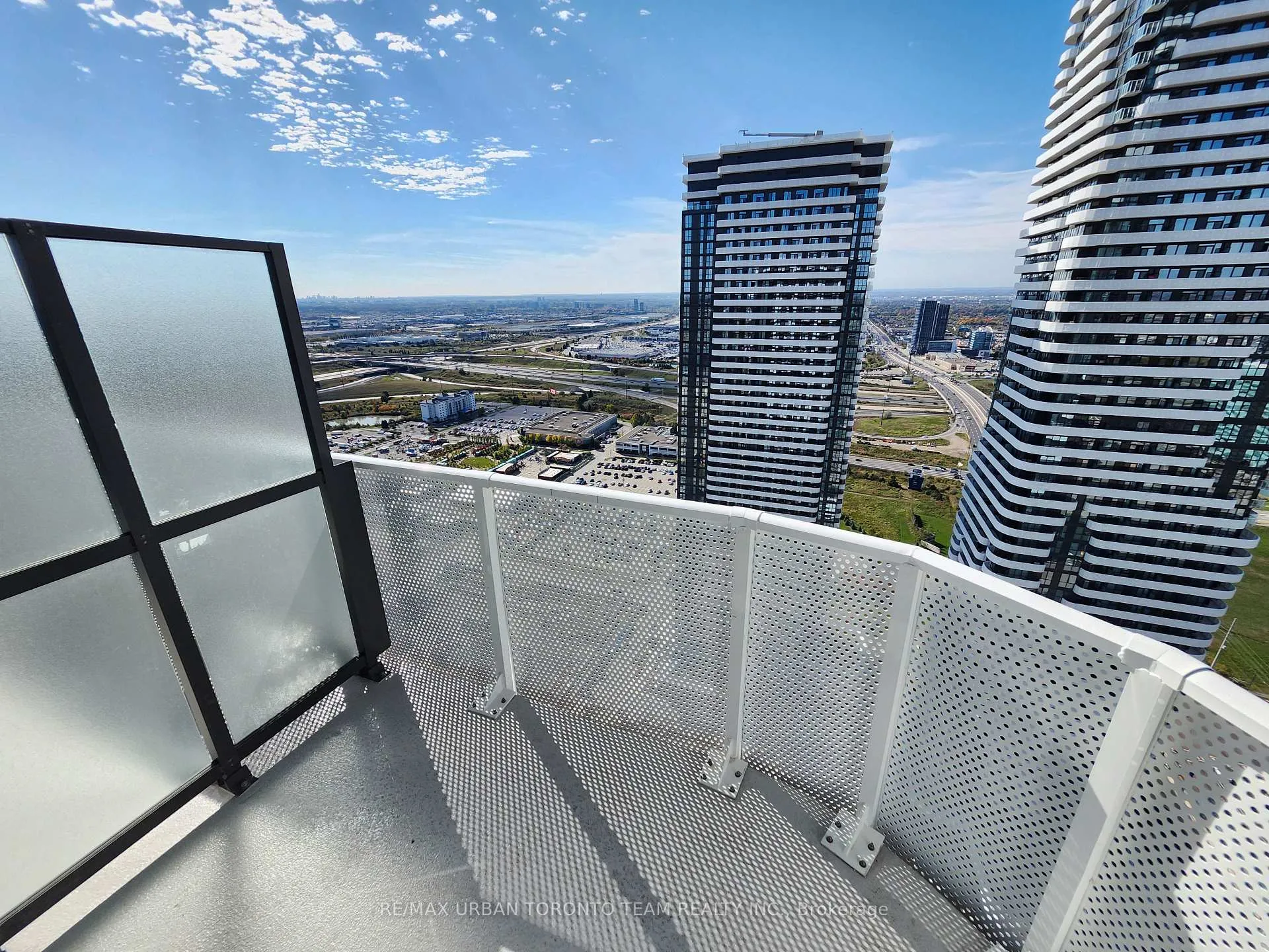 Photo 9 of Unit 4603, 28 Interchange Way, Vaughan, Vaughan Corporate Centre — HOMEH