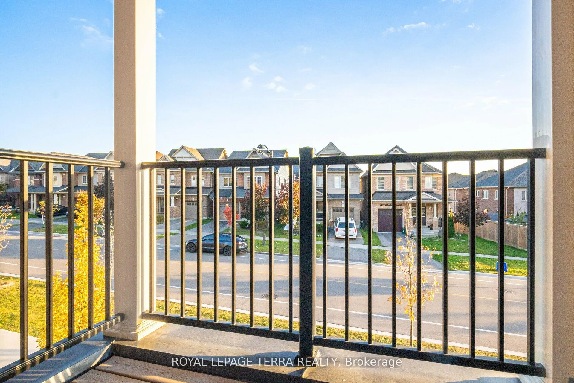 Photo 10 of 199 Royal Northern Path, Oshawa, Windfields — HOMEH