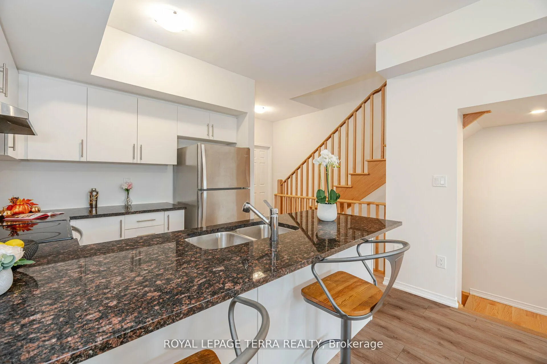 Photo 16 of 199 Royal Northern Path, Oshawa, Windfields — HOMEH