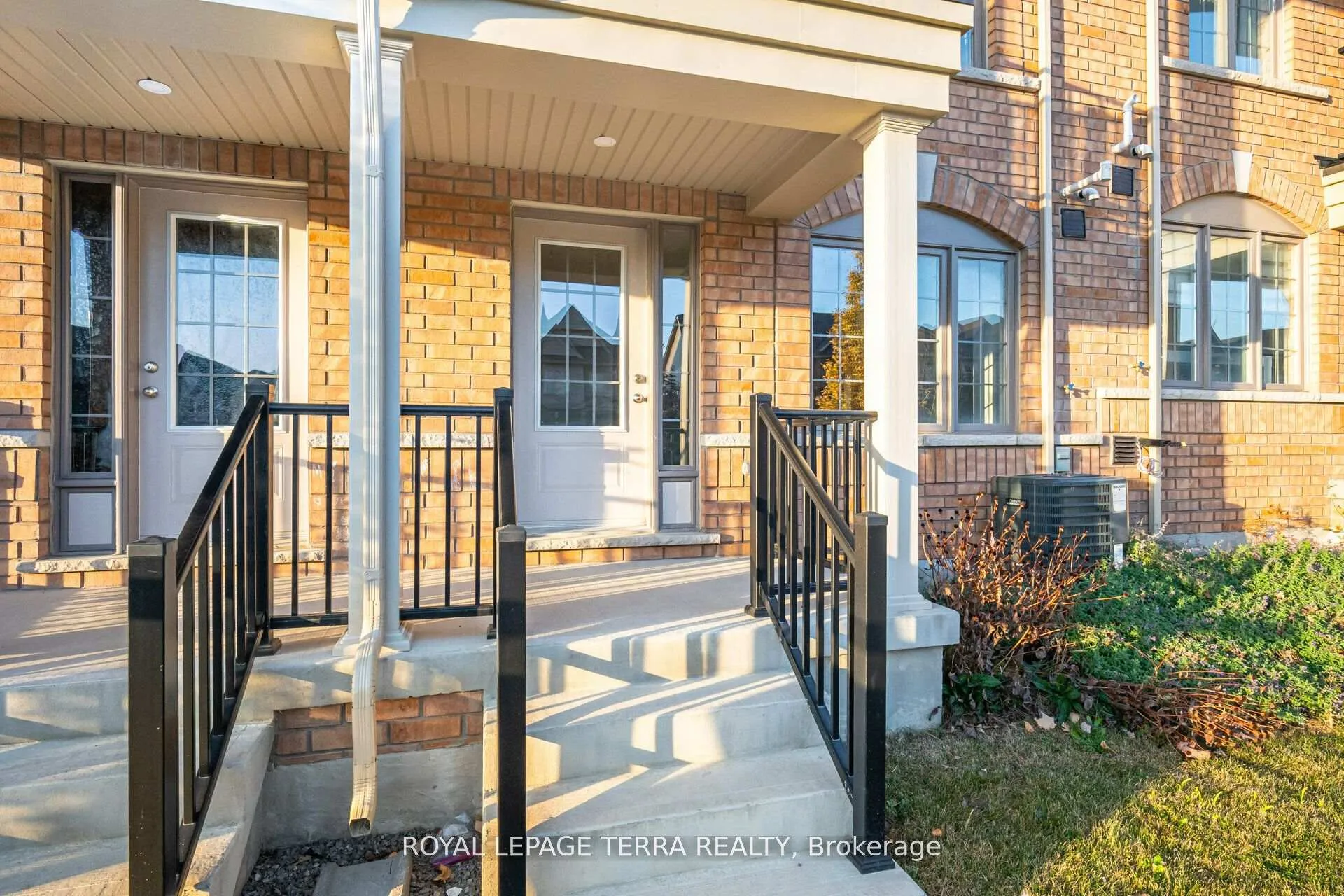 Photo 37 of 199 Royal Northern Path, Oshawa, Windfields — HOMEH