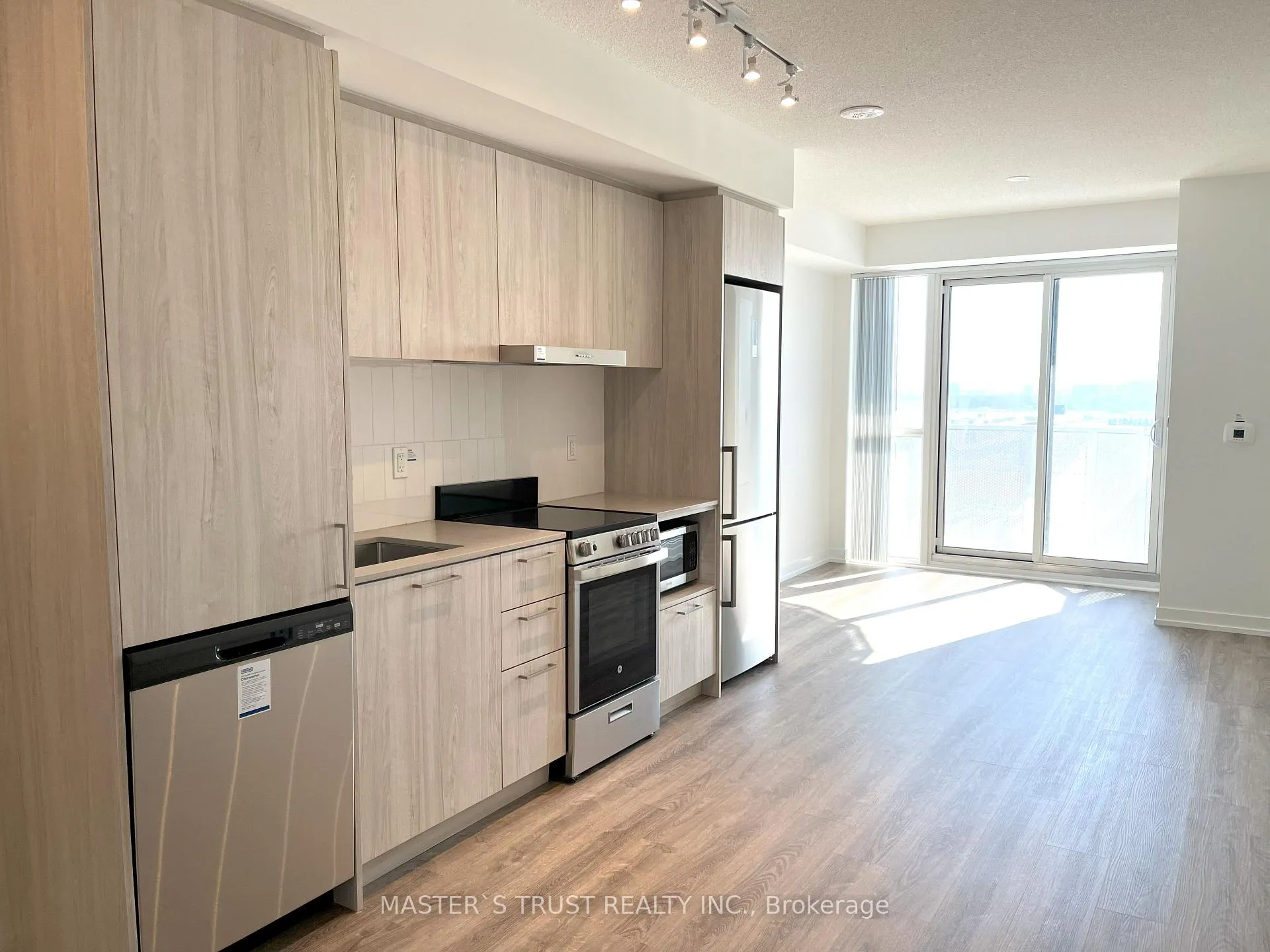 Photo 7 of Unit 906, 195 Commerce Street, Vaughan, Vaughan Corporate Centre — HOMEH