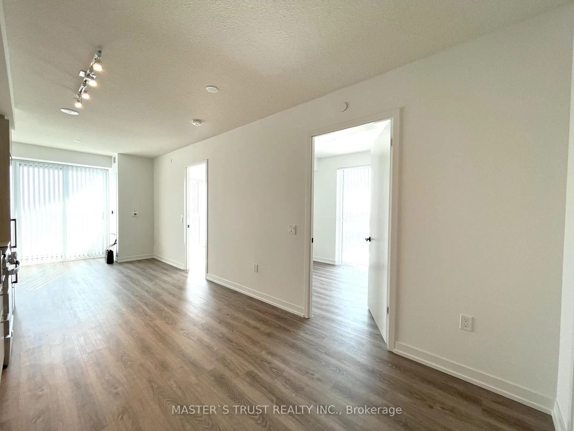 Photo 8 of Unit 906, 195 Commerce Street, Vaughan, Vaughan Corporate Centre — HOMEH