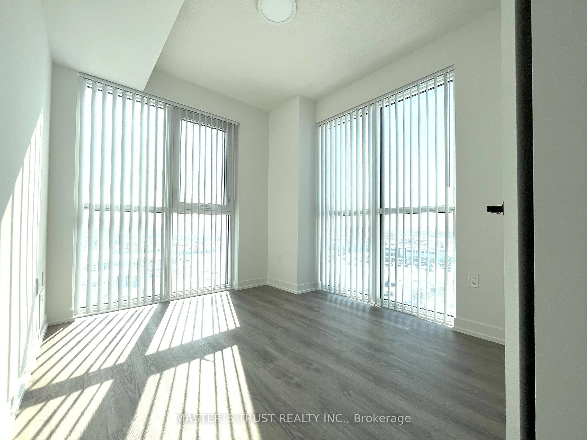 Photo 10 of Unit 906, 195 Commerce Street, Vaughan, Vaughan Corporate Centre — HOMEH