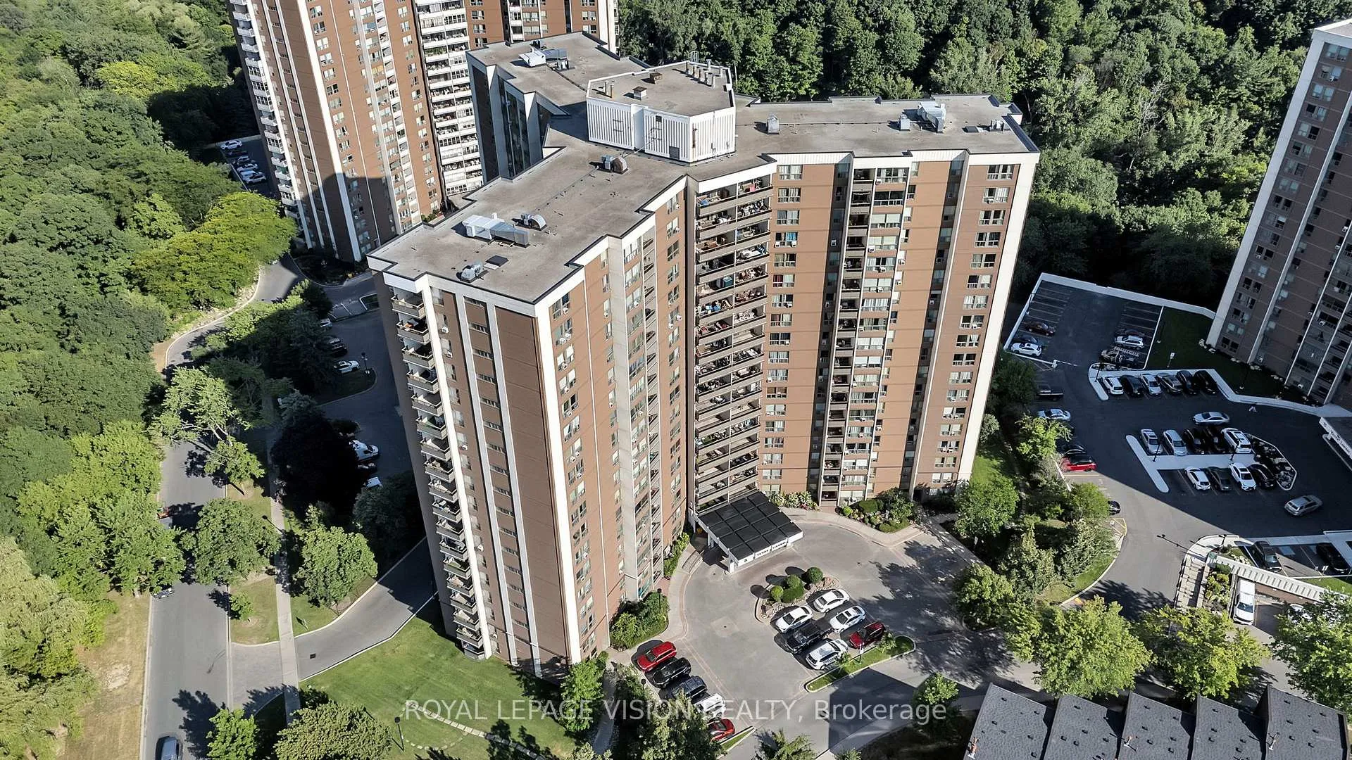 Photo 4 of Unit 801, 5 Vicora Linkway, Toronto, Flemingdon Park — HOMEH