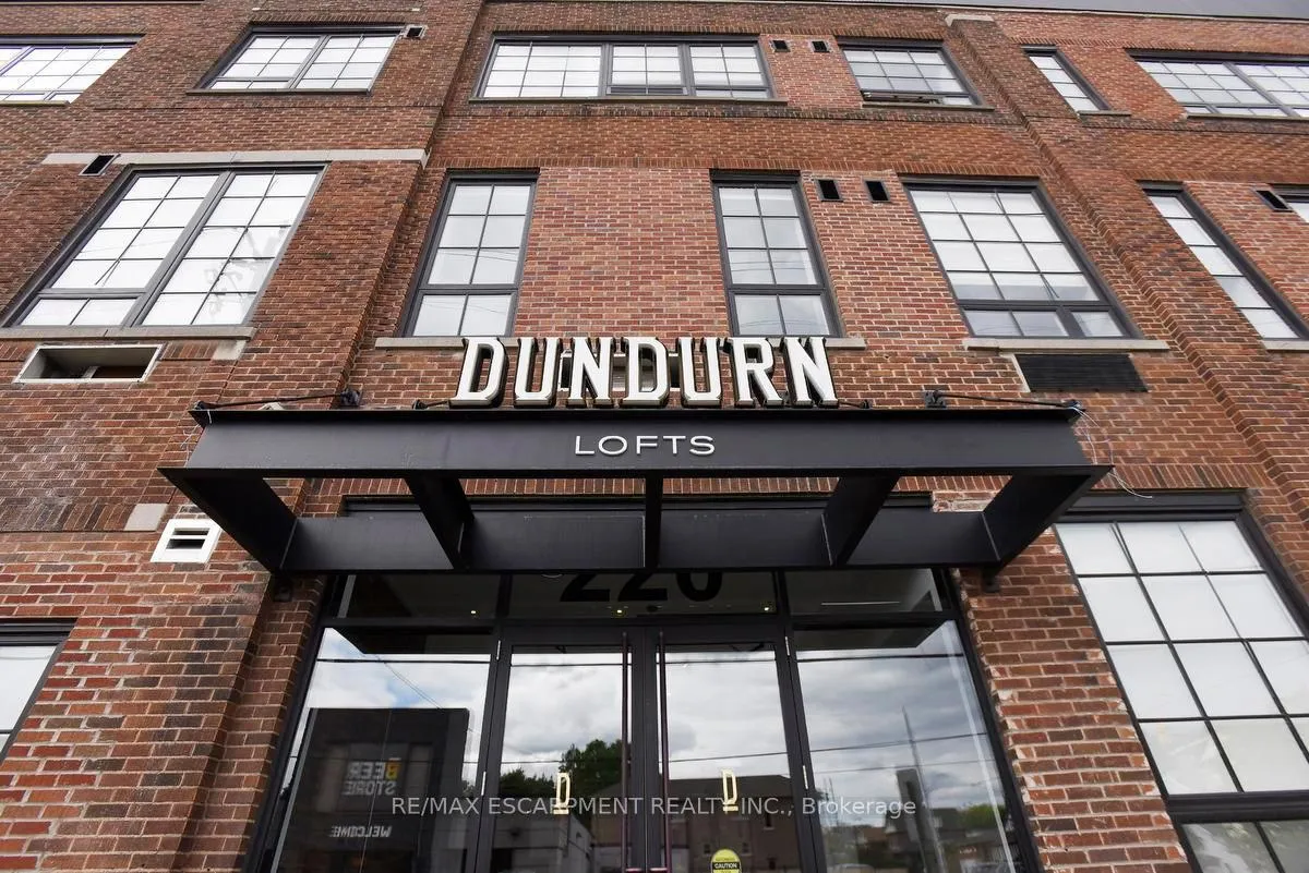 Front of Unit 137, 220 Dundurn Street S