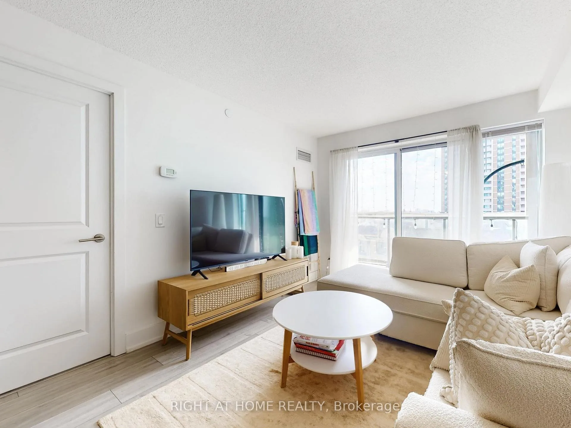 Photo 13 of Unit 405, 1215 Bayly Street, Pickering, Bay Ridges — HOMEH