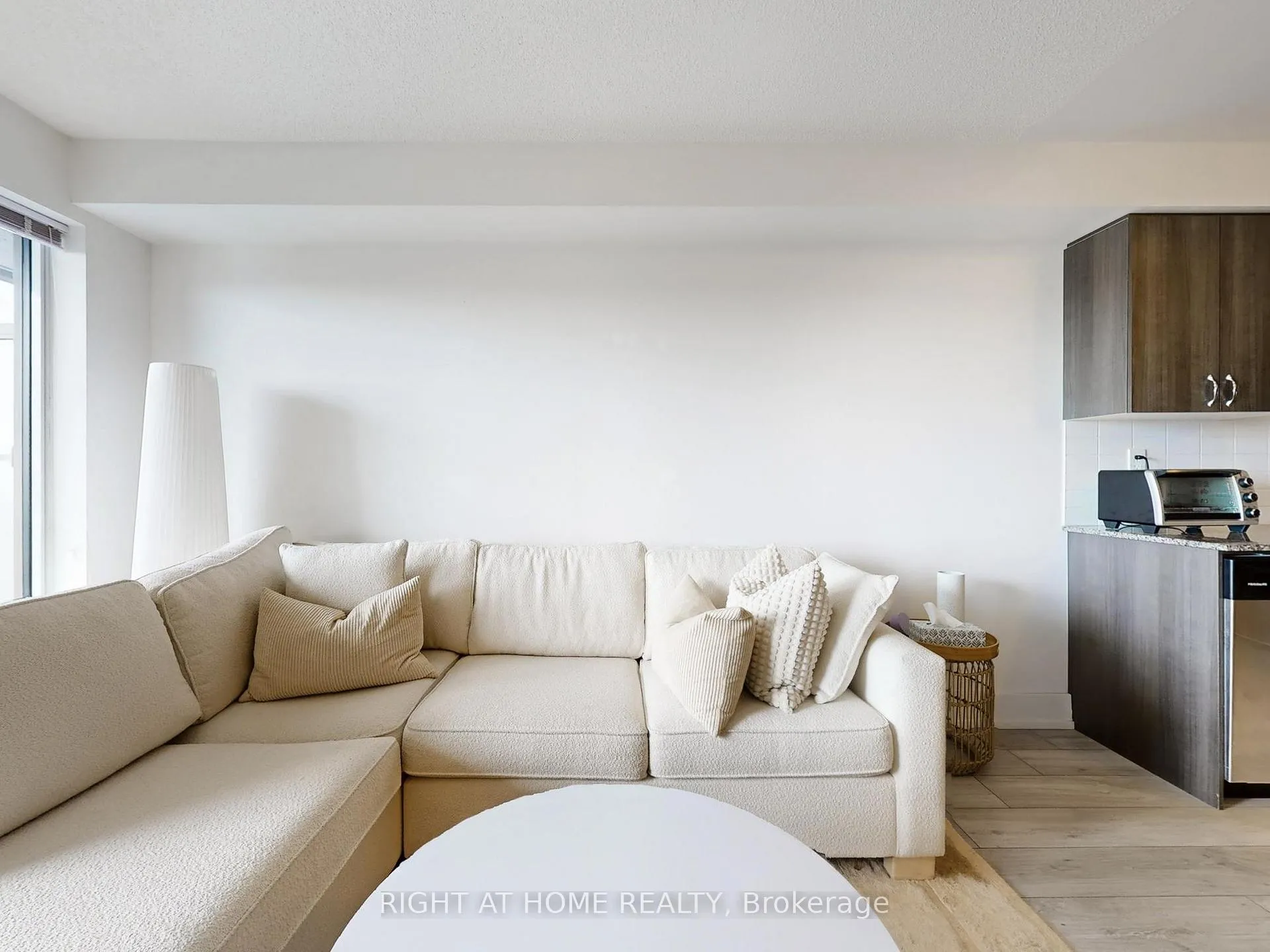 Photo 14 of Unit 405, 1215 Bayly Street, Pickering, Bay Ridges — HOMEH