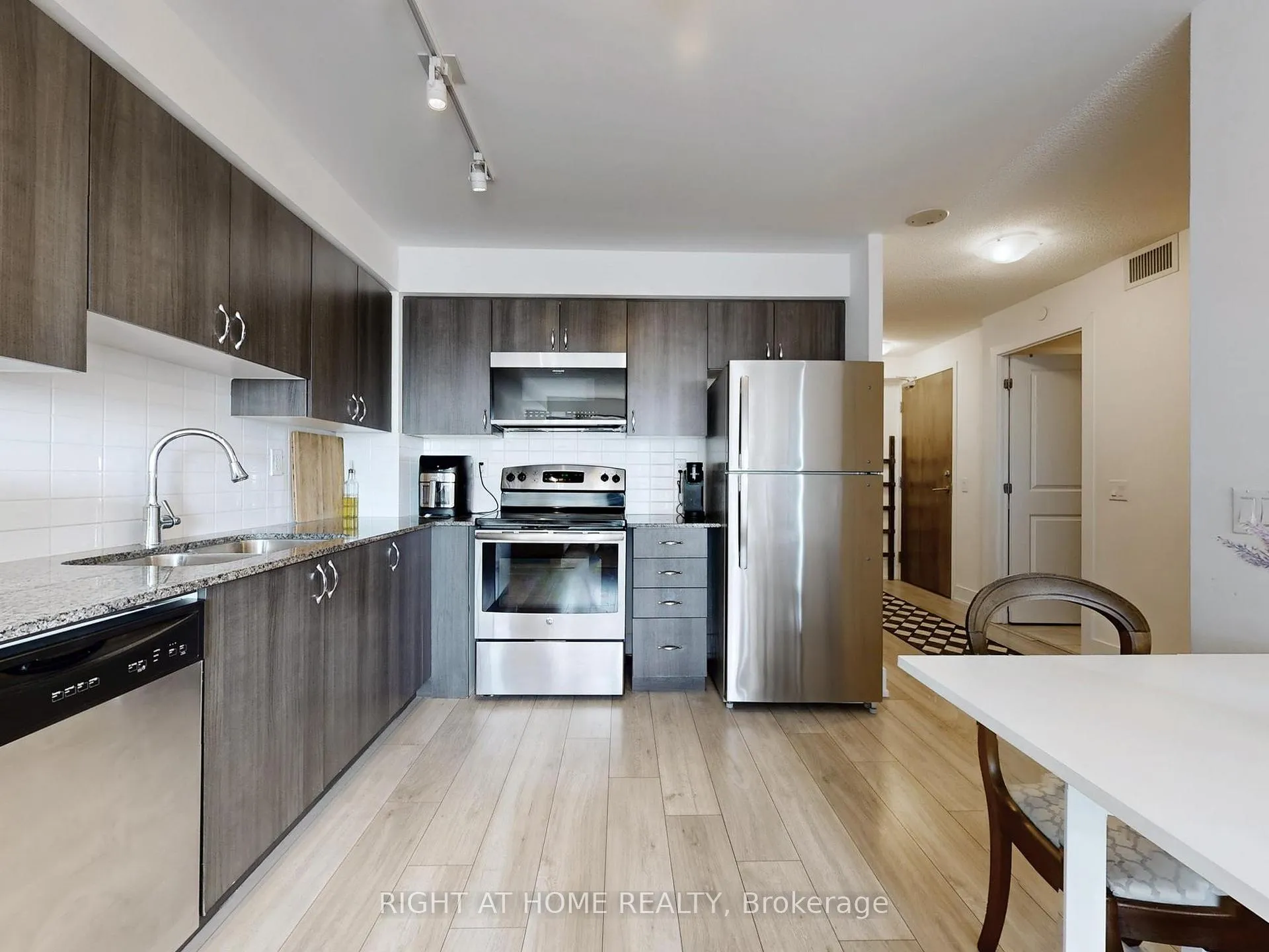 Photo 20 of Unit 405, 1215 Bayly Street, Pickering, Bay Ridges — HOMEH