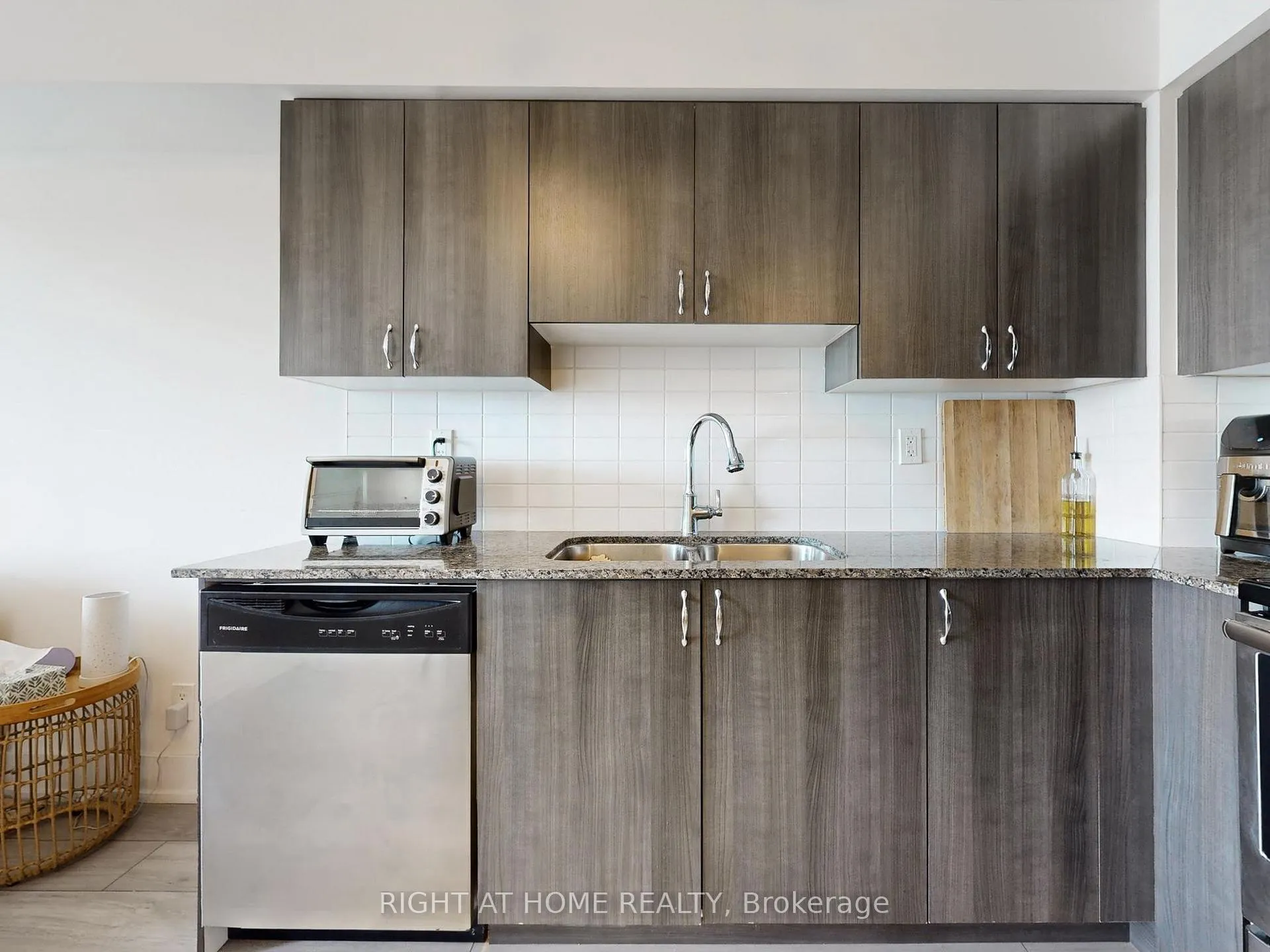 Photo 22 of Unit 405, 1215 Bayly Street, Pickering, Bay Ridges — HOMEH