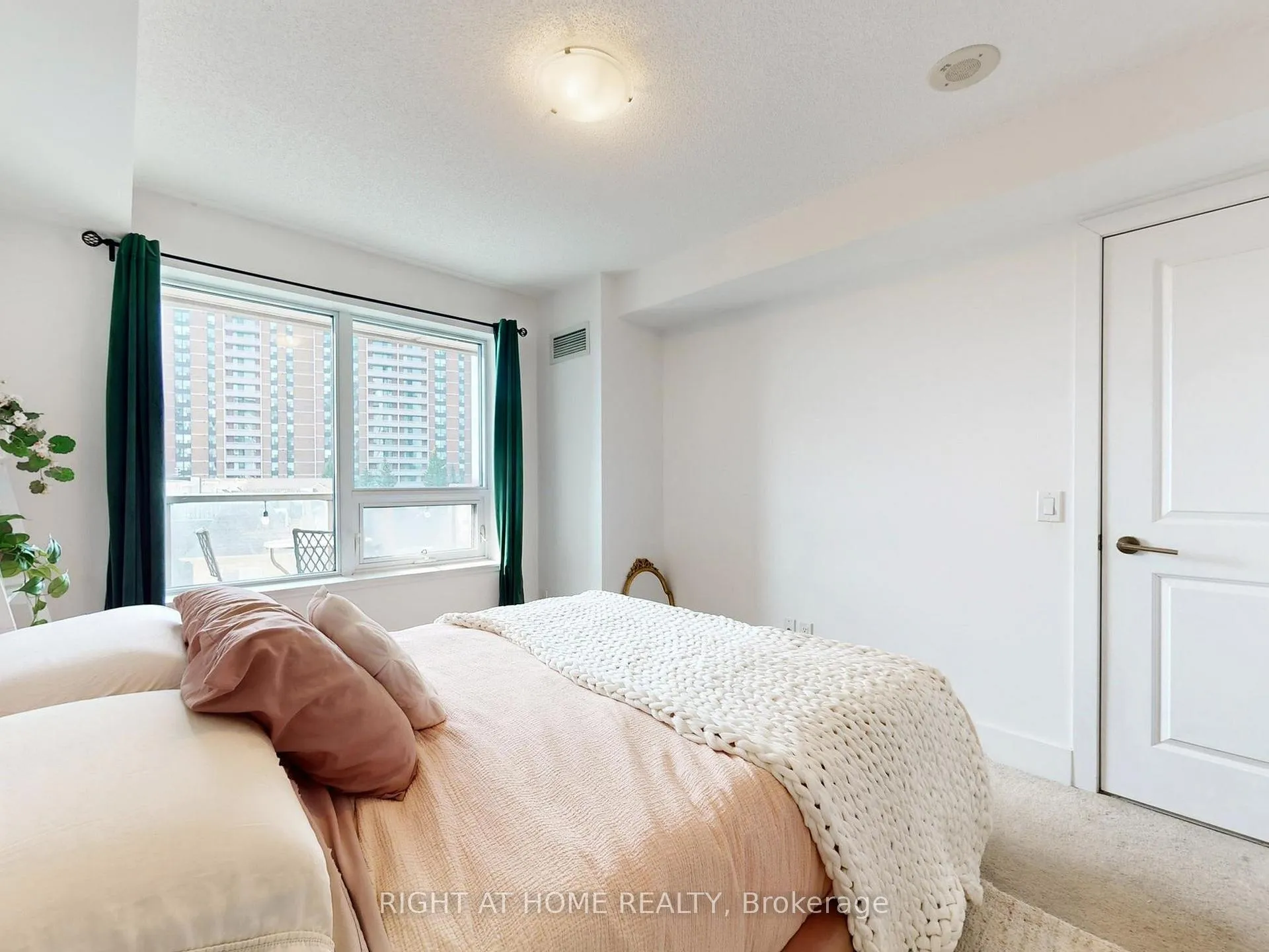 Photo 26 of Unit 405, 1215 Bayly Street, Pickering, Bay Ridges — HOMEH