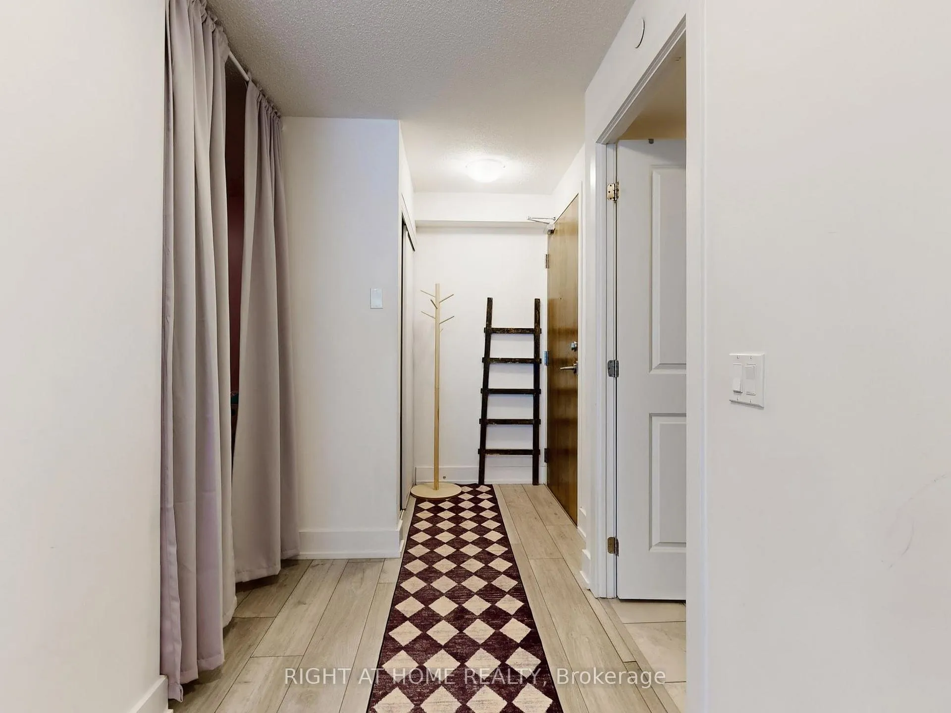 Photo 32 of Unit 405, 1215 Bayly Street, Pickering, Bay Ridges — HOMEH