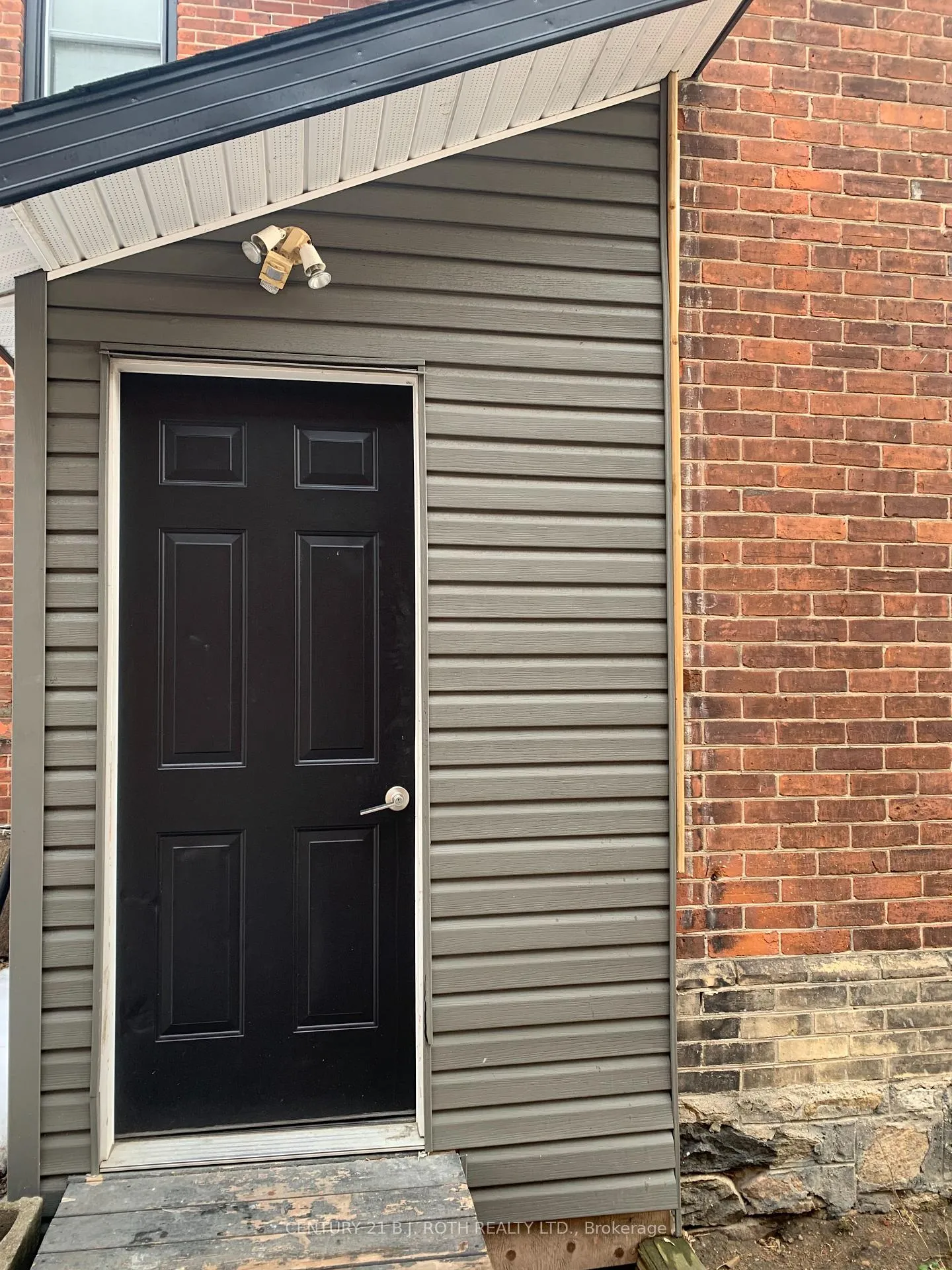 Photo 1 of 172 Dunlop Street W, Barrie, Queen's Park — HOMEH