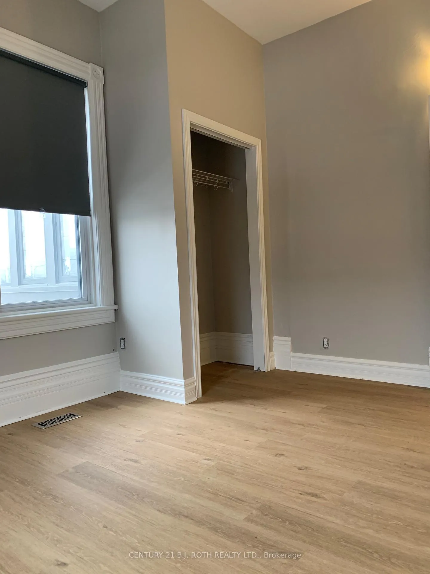 Photo 16 of 172 Dunlop Street W, Barrie, Queen's Park — HOMEH