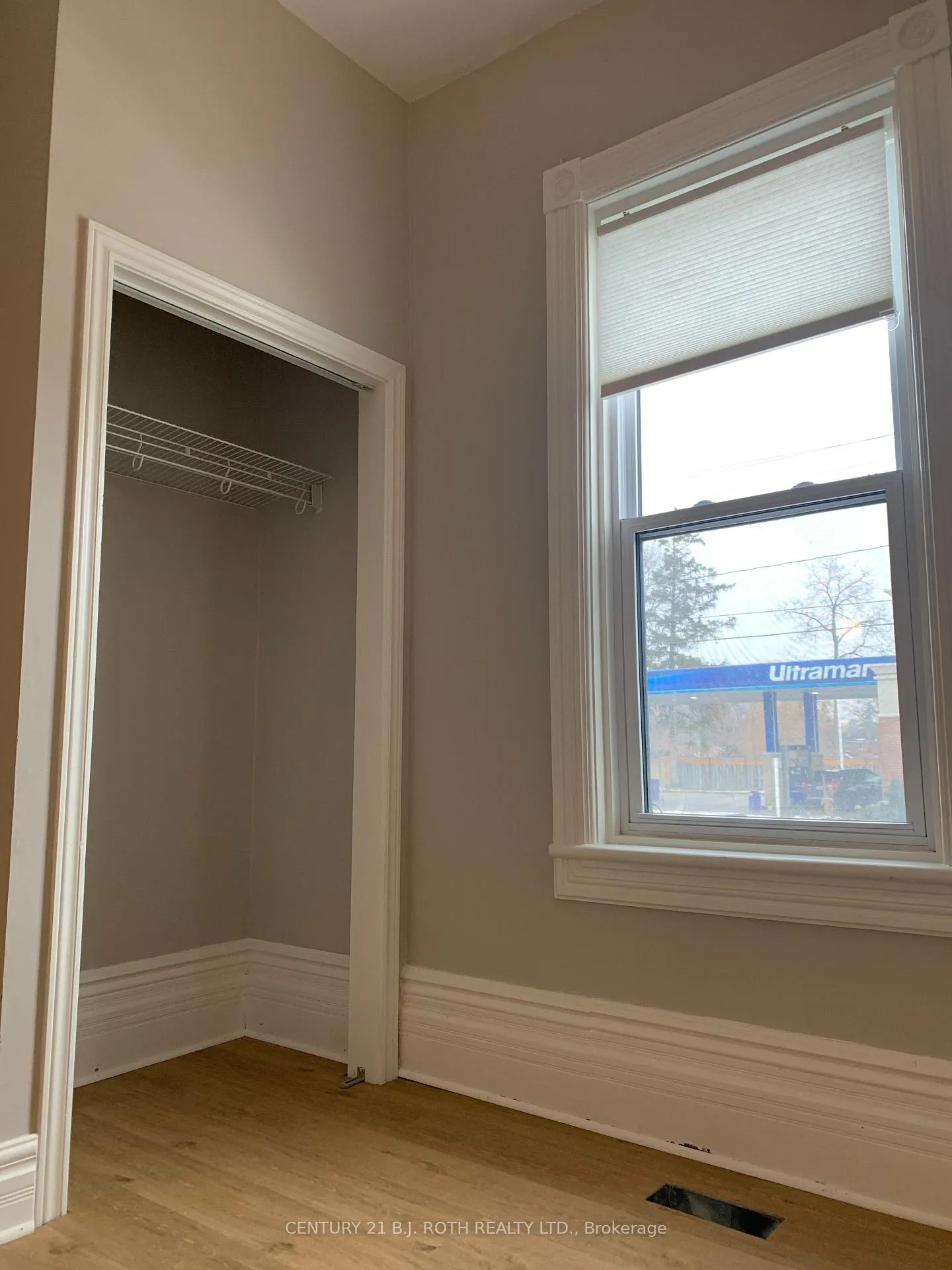 Photo 18 of 172 Dunlop Street W, Barrie, Queen's Park — HOMEH