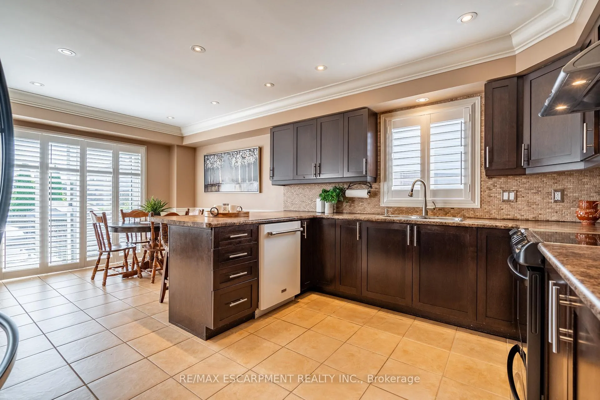 Photo 6 of 281 Brigadoon Drive, Hamilton, Gourley — HOMEH