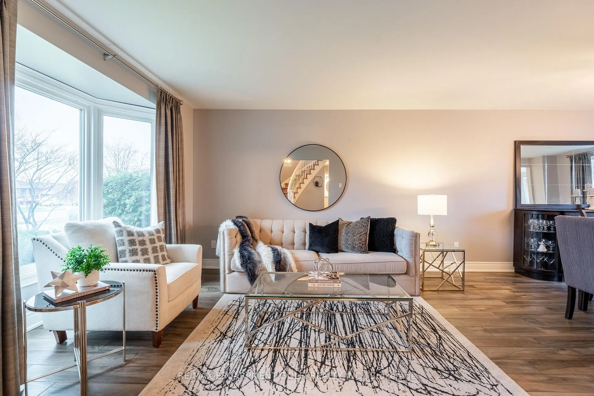 Photo 5 of 22 Cresthaven Drive, Hamilton, Stoney Creek — HOMEH