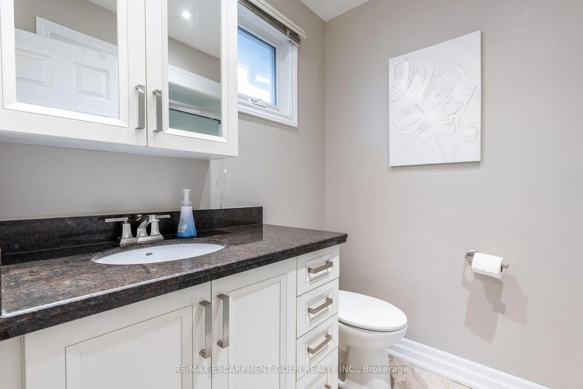Photo 23 of 22 Cresthaven Drive, Hamilton, Stoney Creek — HOMEH