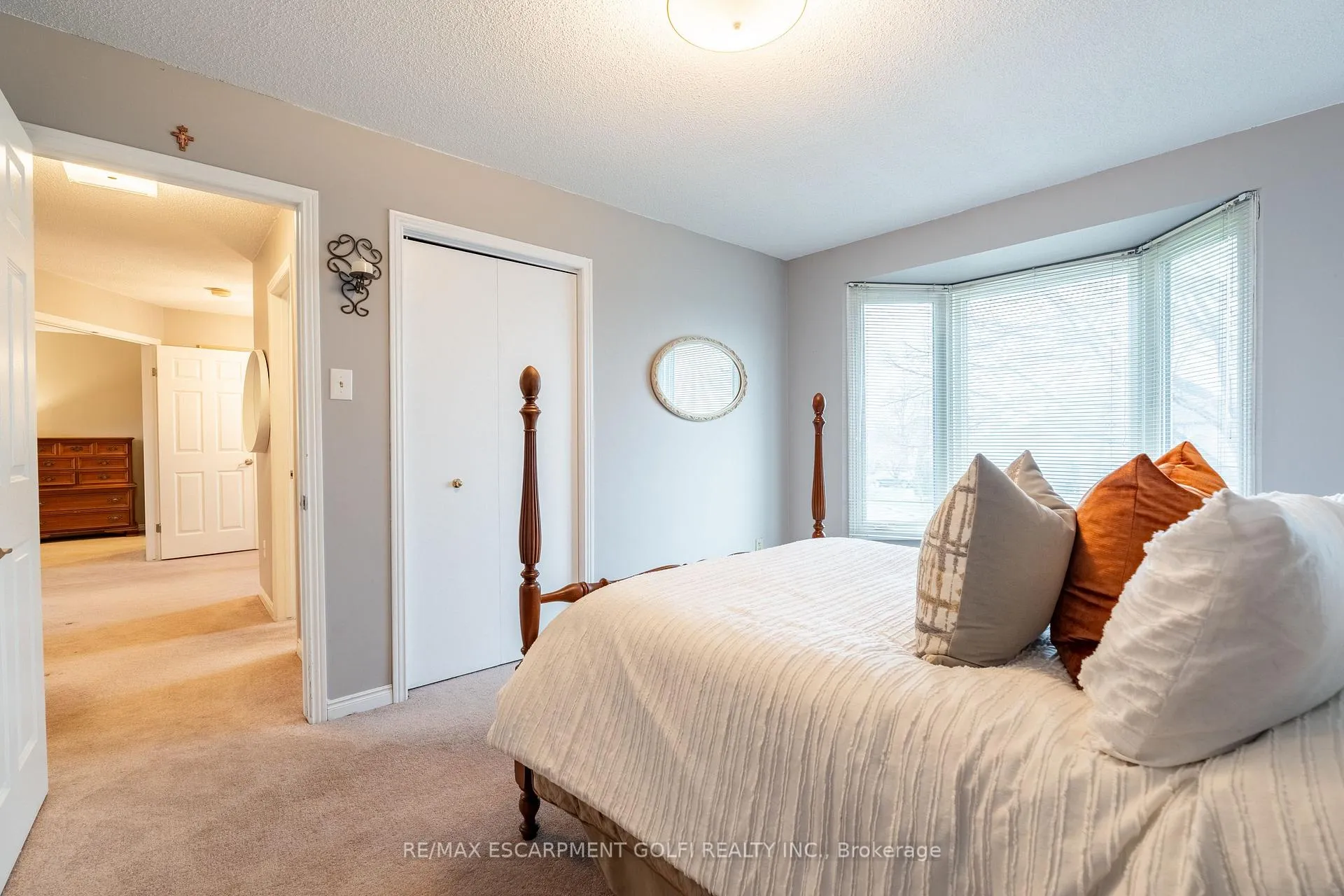 Photo 26 of 22 Cresthaven Drive, Hamilton, Stoney Creek — HOMEH