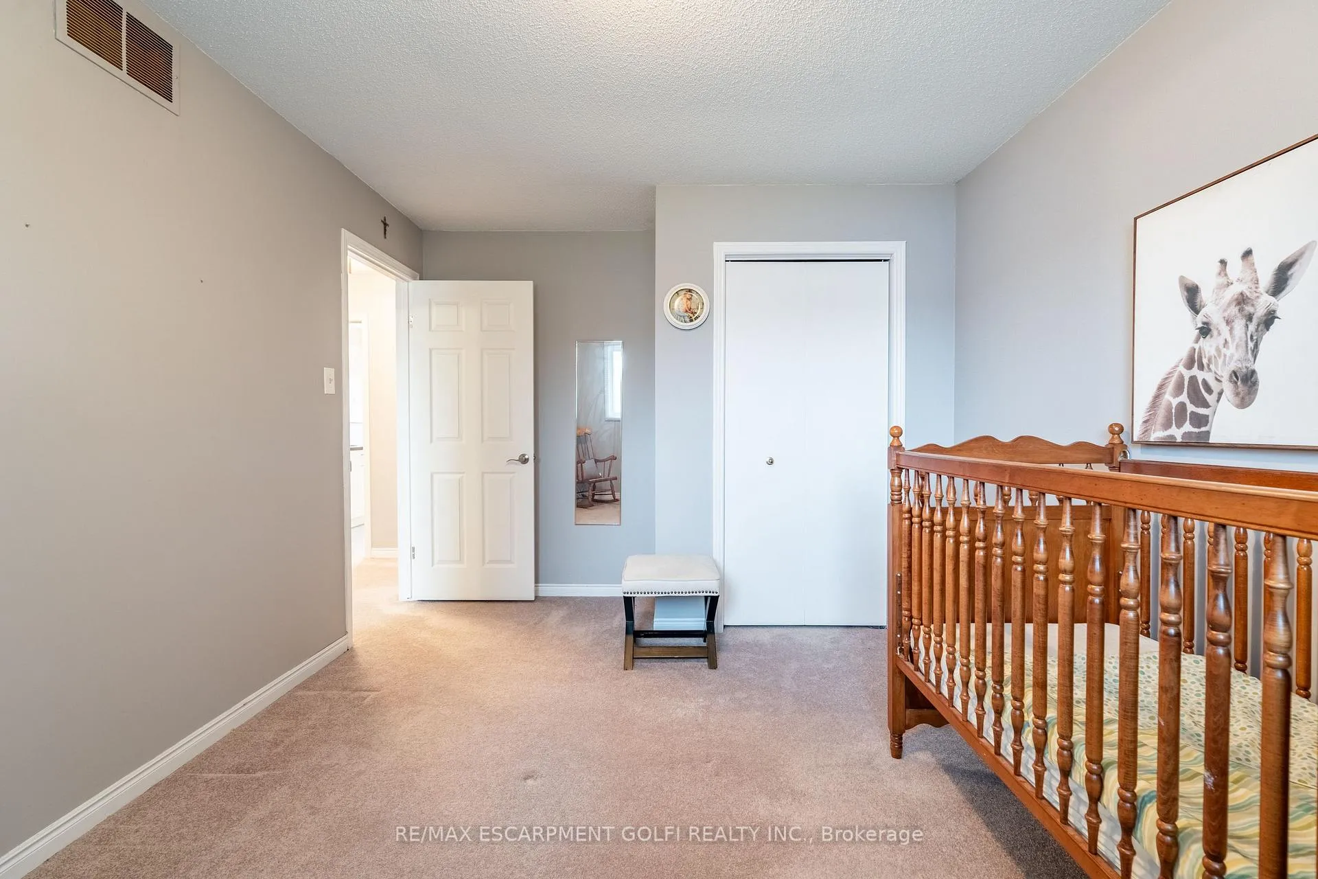 Photo 28 of 22 Cresthaven Drive, Hamilton, Stoney Creek — HOMEH