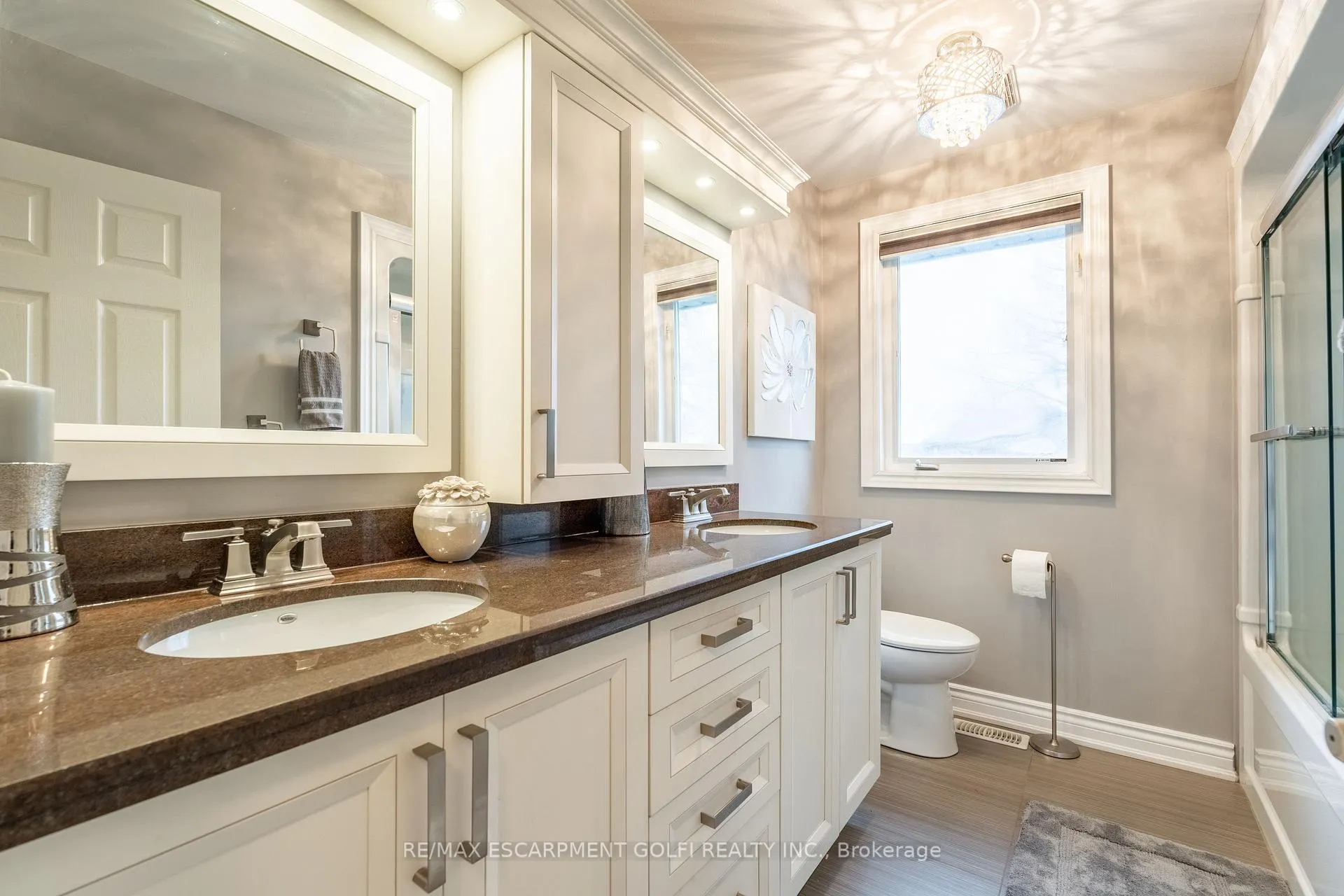 Photo 31 of 22 Cresthaven Drive, Hamilton, Stoney Creek — HOMEH