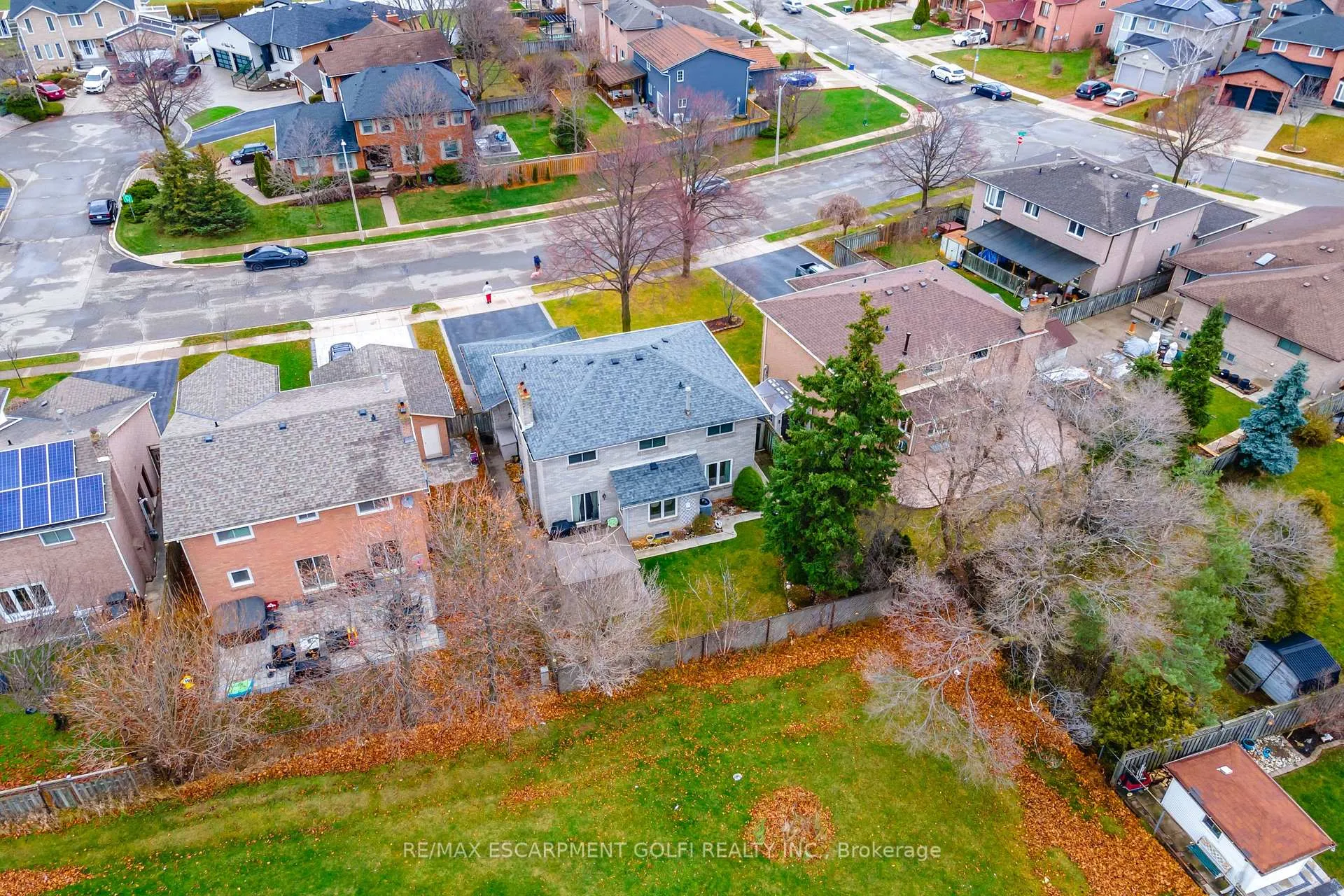 Photo 38 of 22 Cresthaven Drive, Hamilton, Stoney Creek — HOMEH