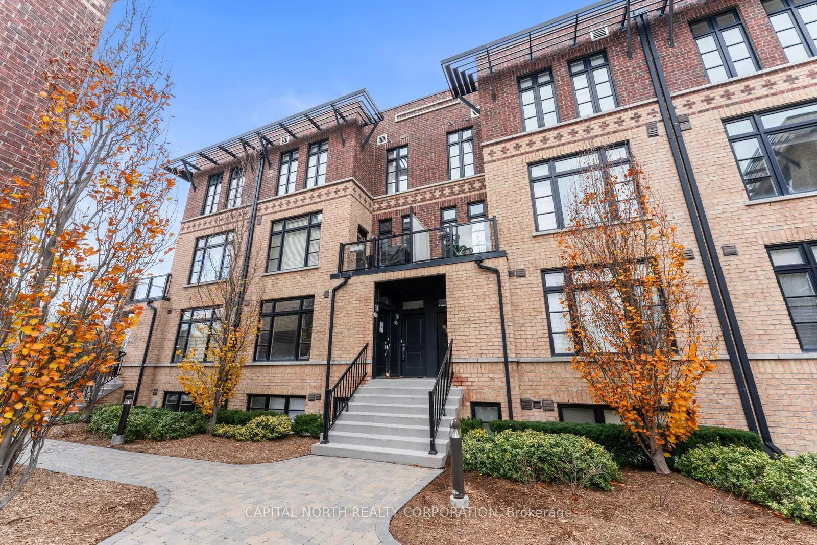 Photo 4 of Unit 24, 8169 Kipling Avenue, Vaughan, West Woodbridge — HOMEH