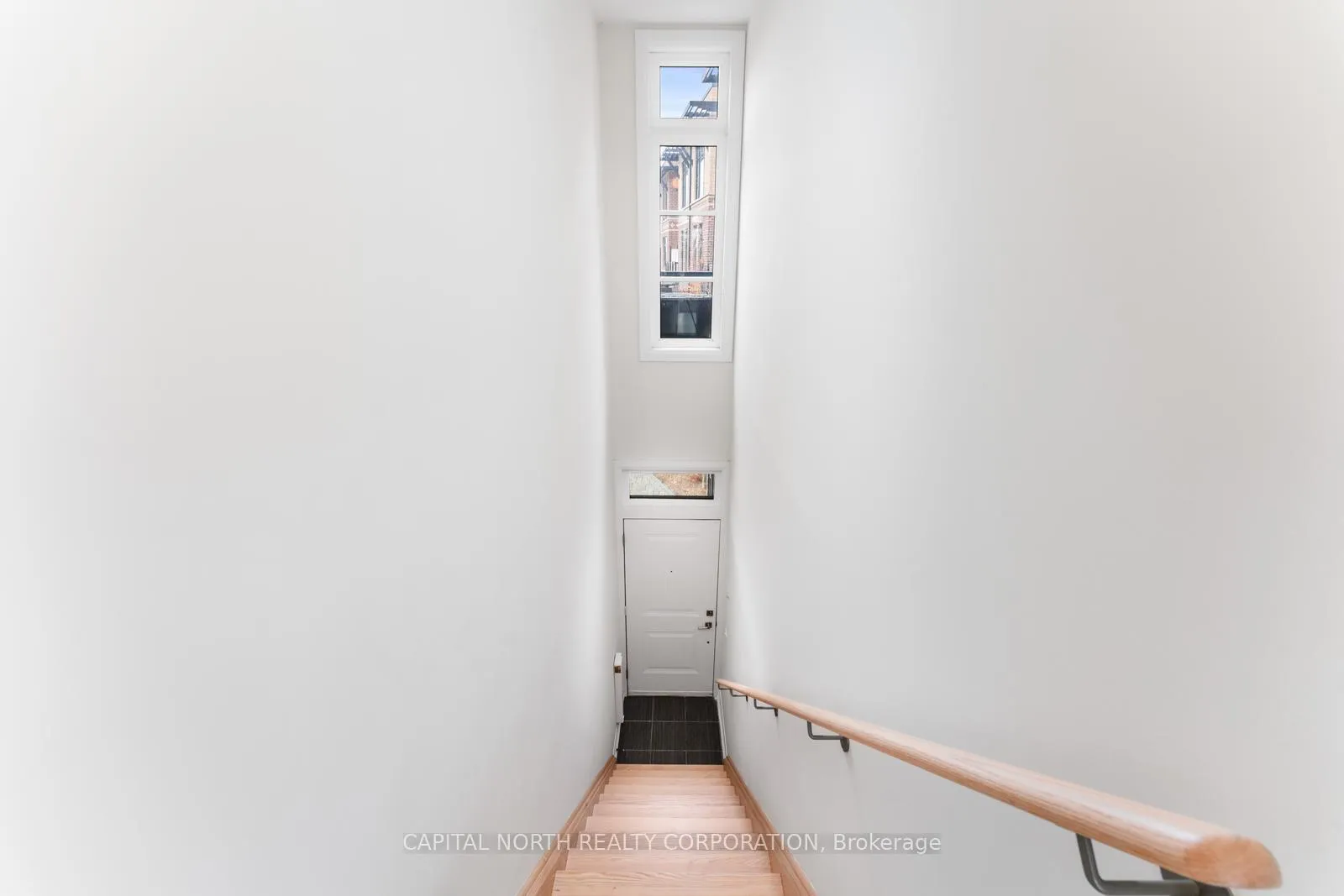 Photo 7 of Unit 24, 8169 Kipling Avenue, Vaughan, West Woodbridge — HOMEH