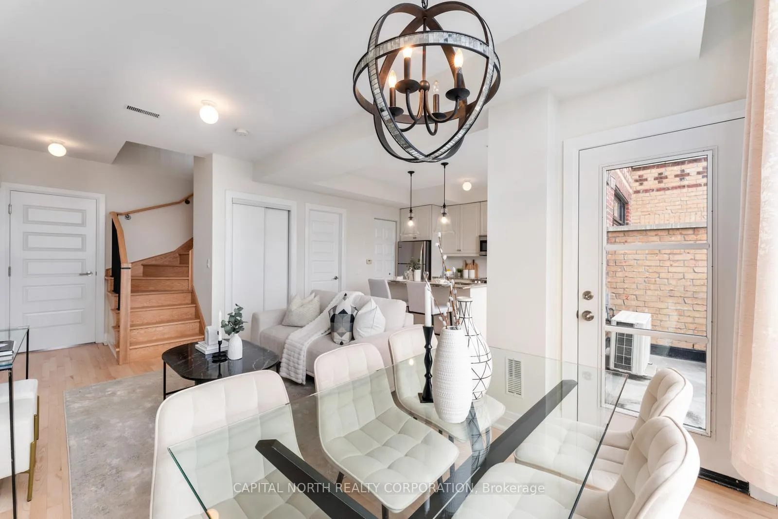 Photo 9 of Unit 24, 8169 Kipling Avenue, Vaughan, West Woodbridge — HOMEH