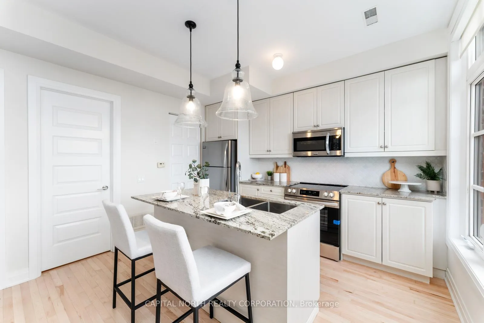 Photo 13 of Unit 24, 8169 Kipling Avenue, Vaughan, West Woodbridge — HOMEH