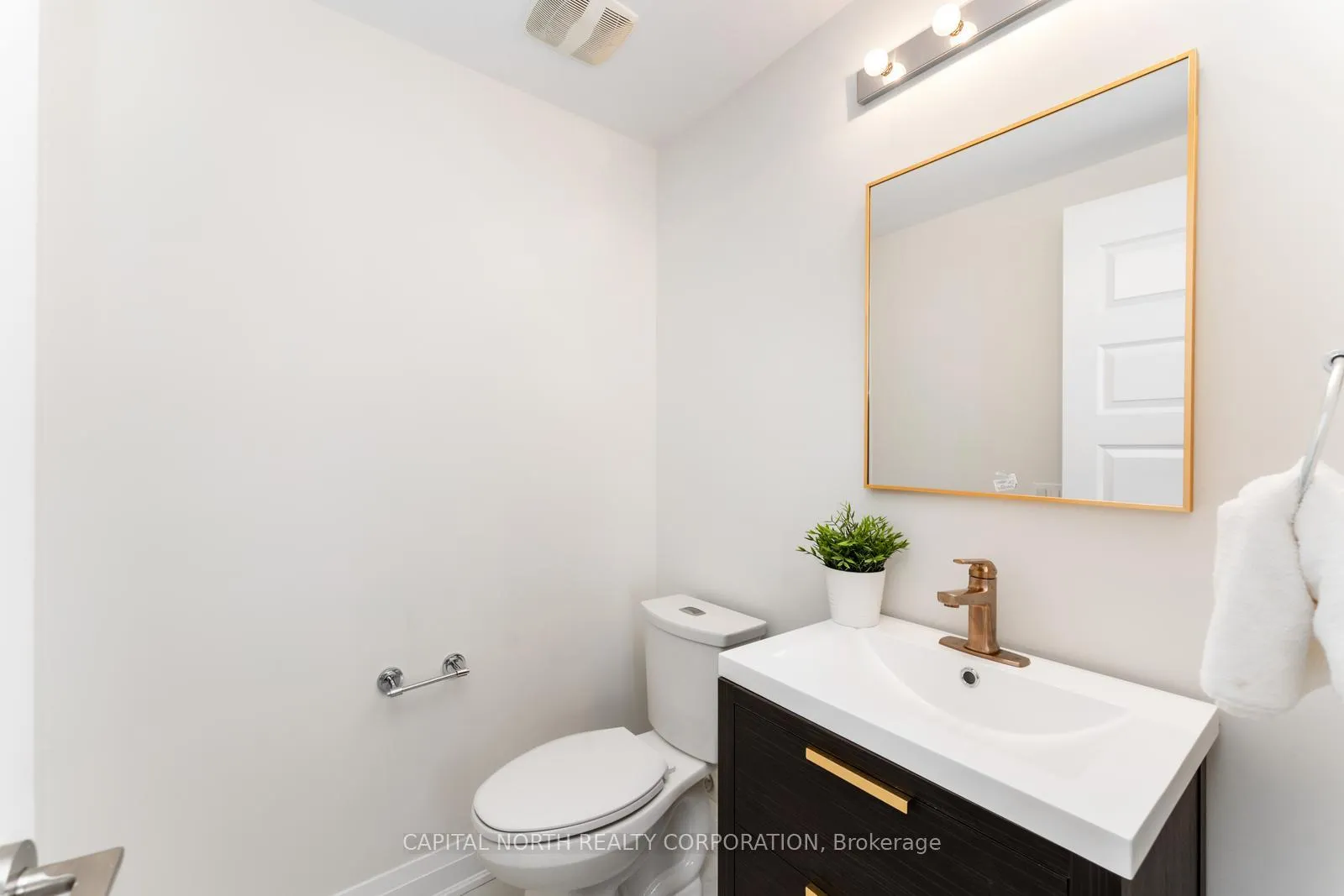 Photo 17 of Unit 24, 8169 Kipling Avenue, Vaughan, West Woodbridge — HOMEH