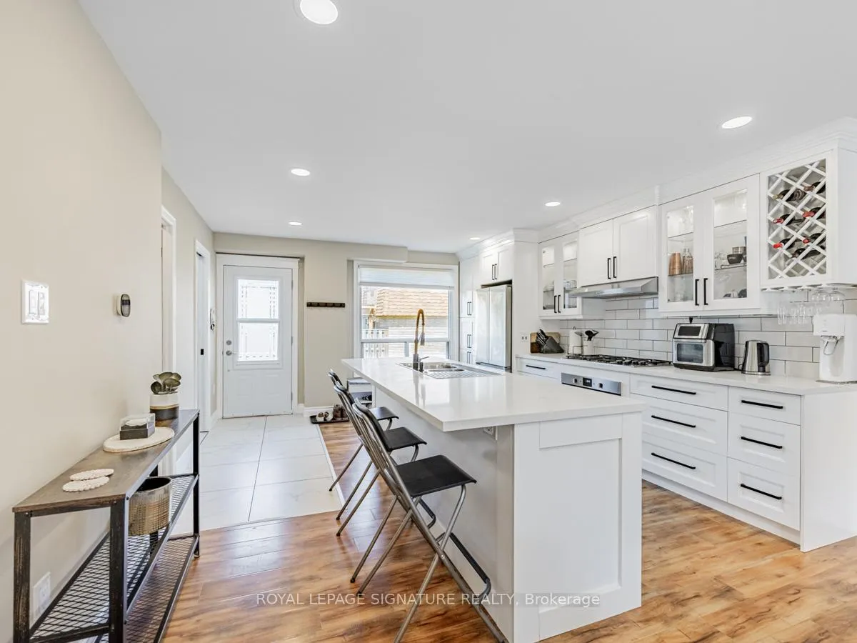 Photo 3 of Unit 9, 293 Limeridge Road W, Hamilton, Rolston — HOMEH