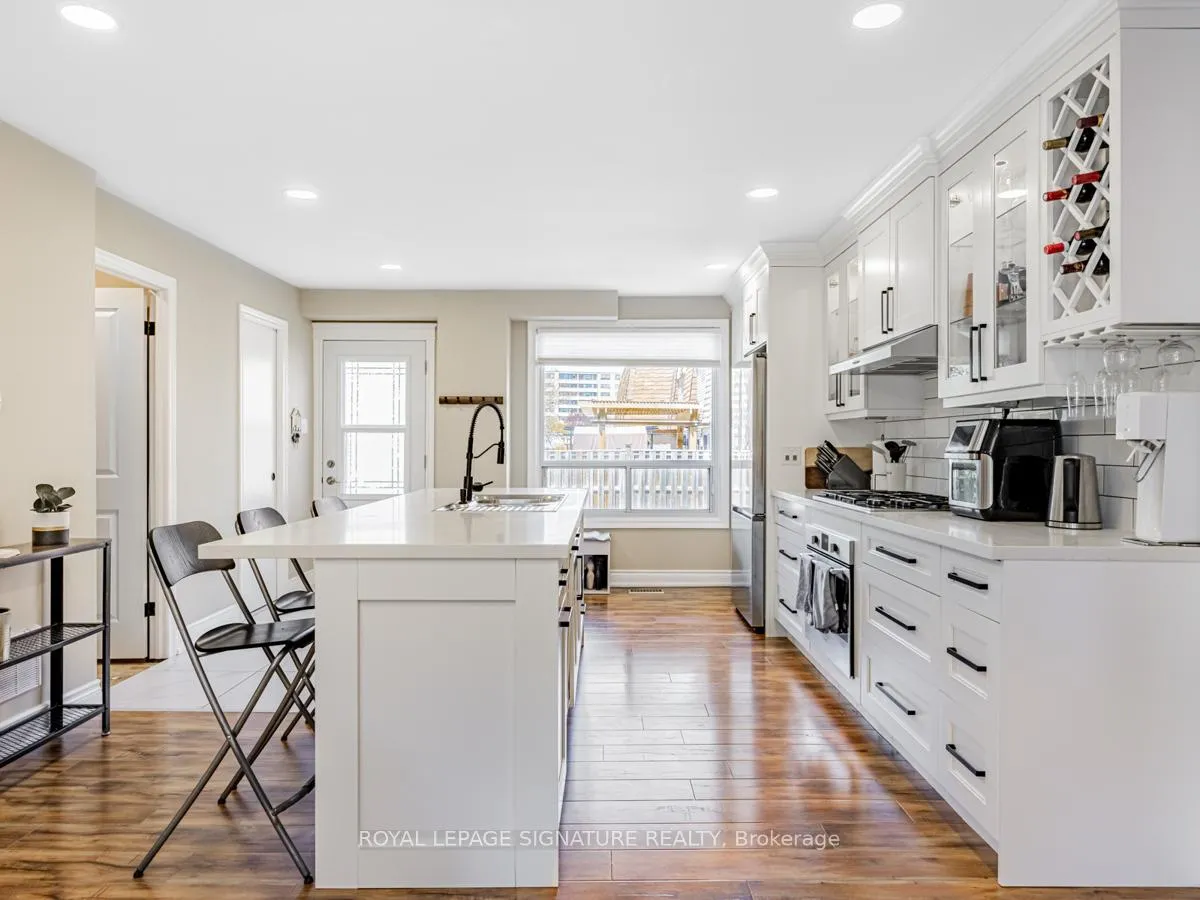 Photo 5 of Unit 9, 293 Limeridge Road W, Hamilton, Rolston — HOMEH