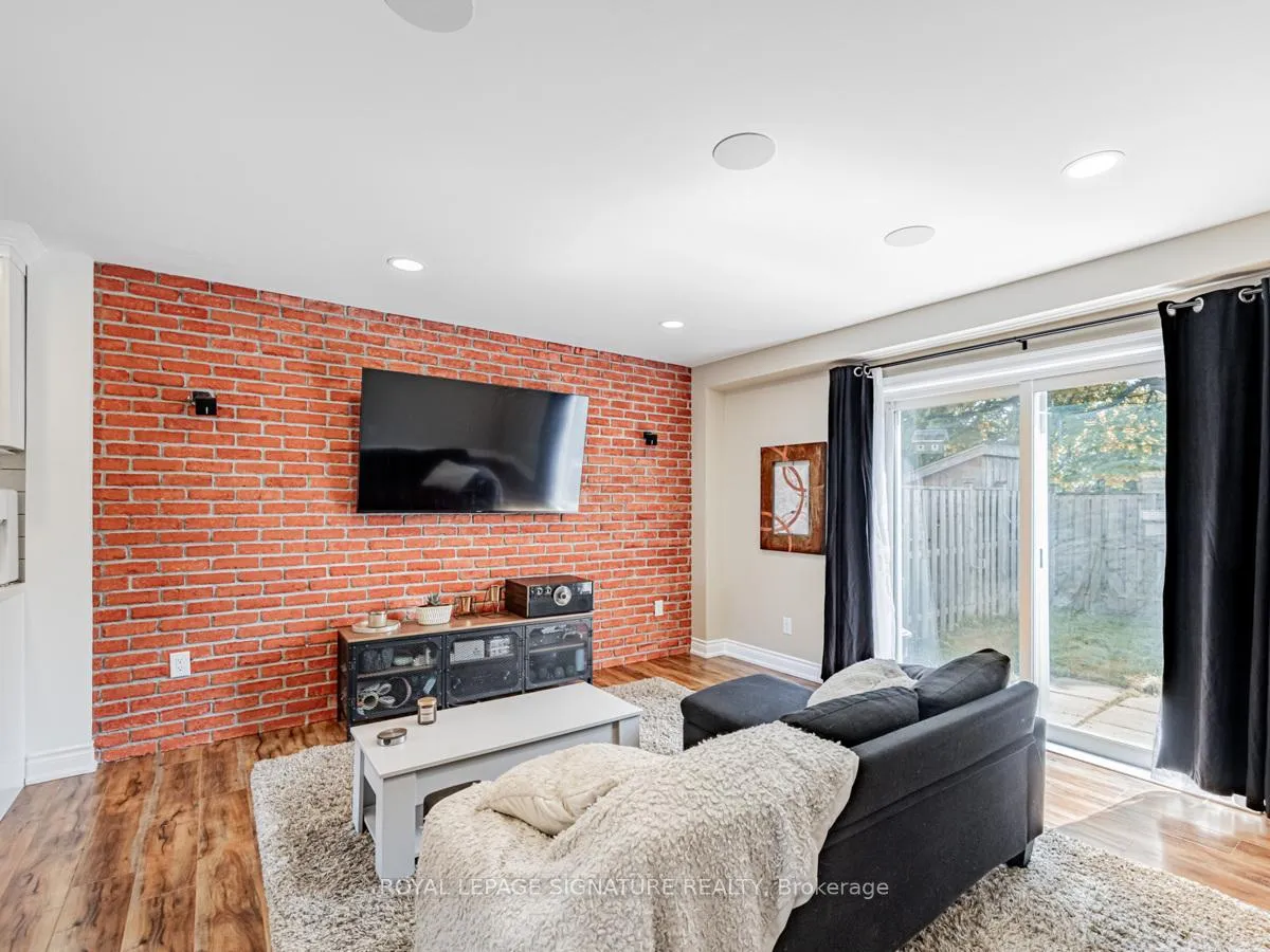 Photo 11 of Unit 9, 293 Limeridge Road W, Hamilton, Rolston — HOMEH