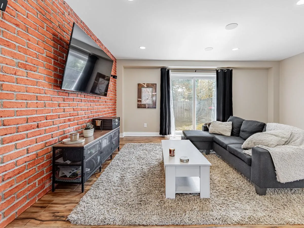 Photo 12 of Unit 9, 293 Limeridge Road W, Hamilton, Rolston — HOMEH